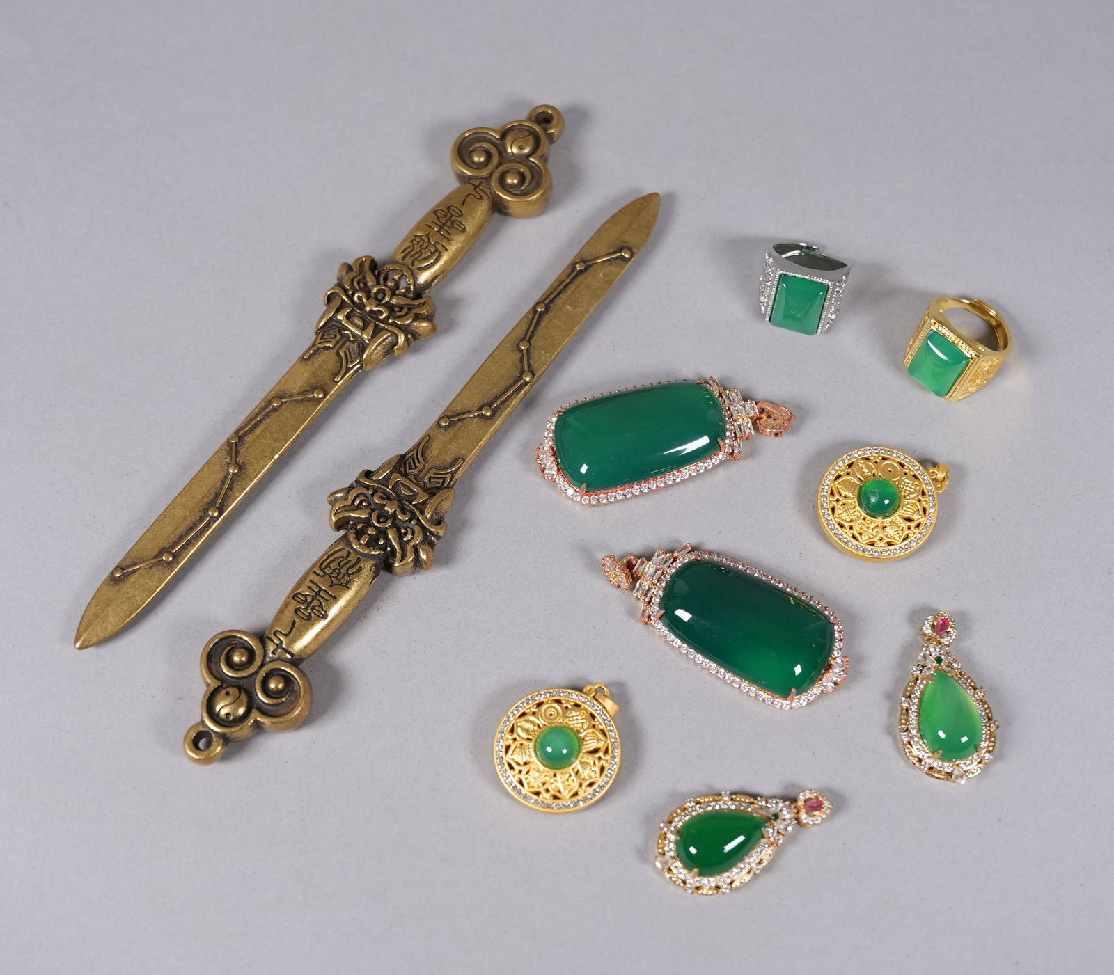 Lots Chinese items - 3