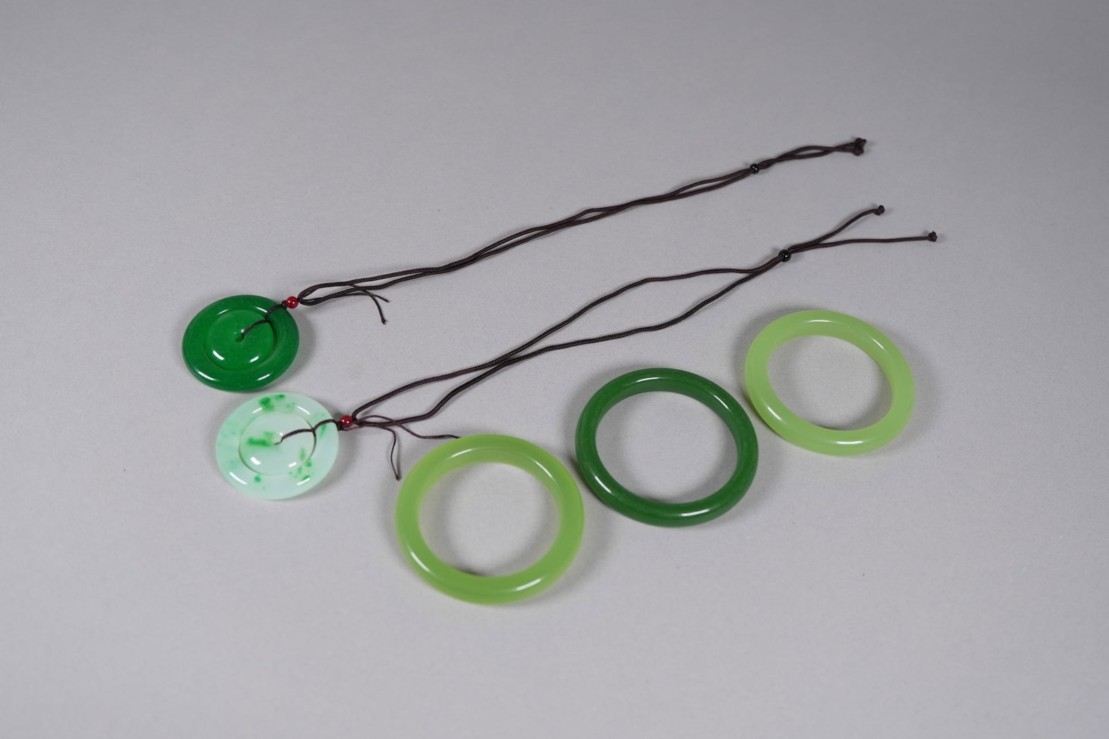 Lots Chinese apple green jewelry (1 of 7)
