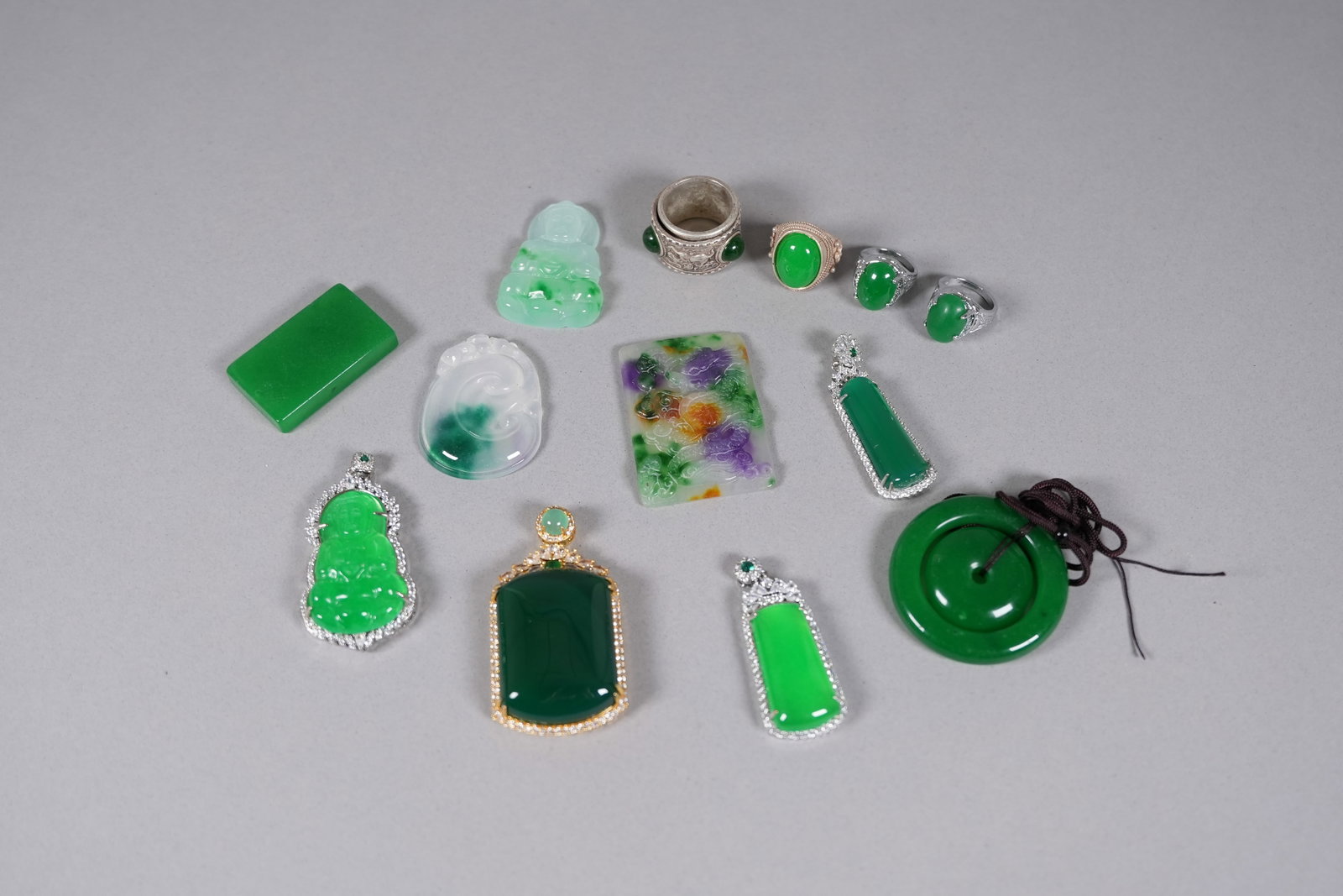Lots Chinese apple green jewelry (1 of 7)