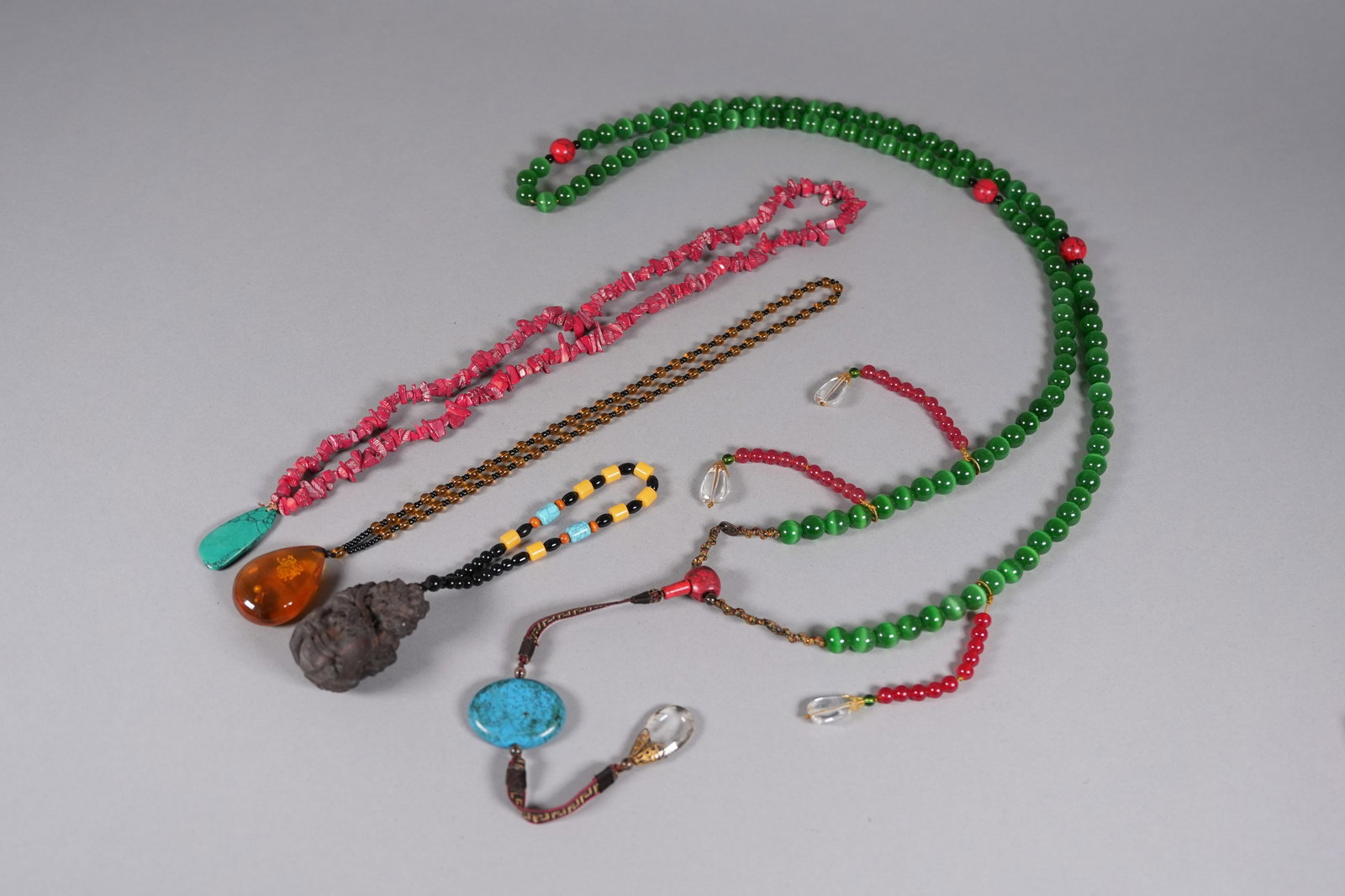 Lots Chinese fine necklaces: Lots Chinese fine necklaces.