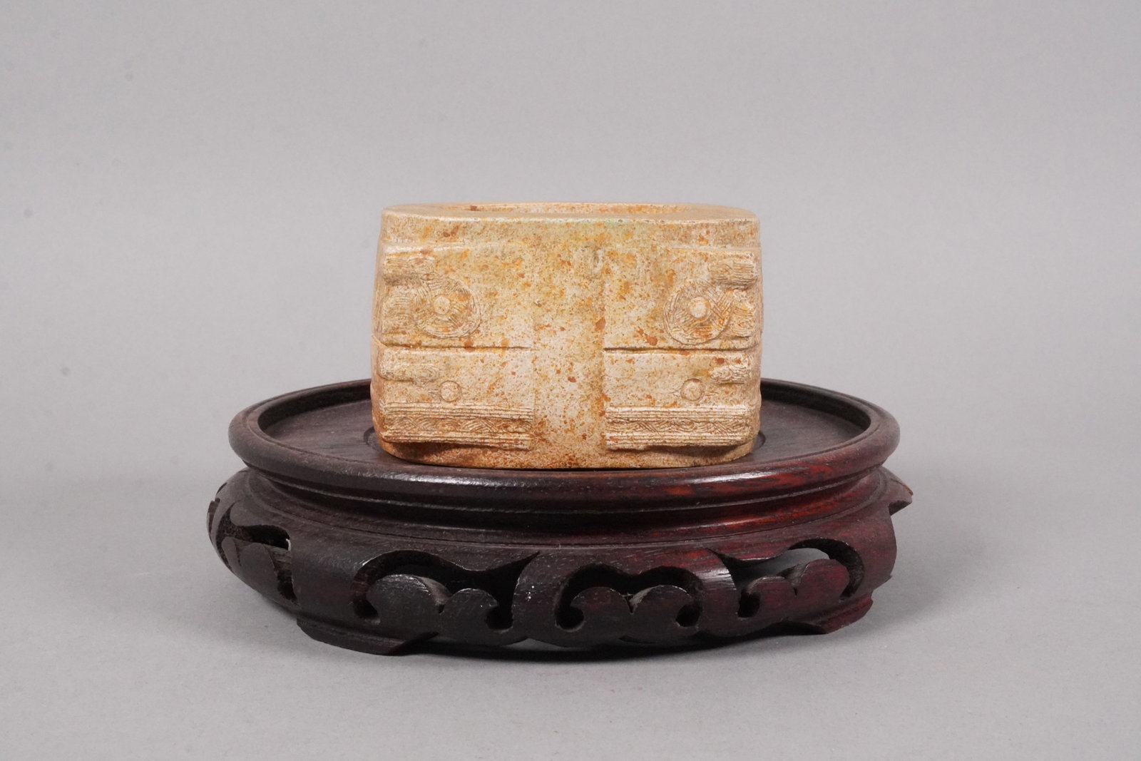 Chinese archaic jade ornament estate: Chinese archaic jade fine carved ornament. From an estate. H: 2.5" x W: 3.2."