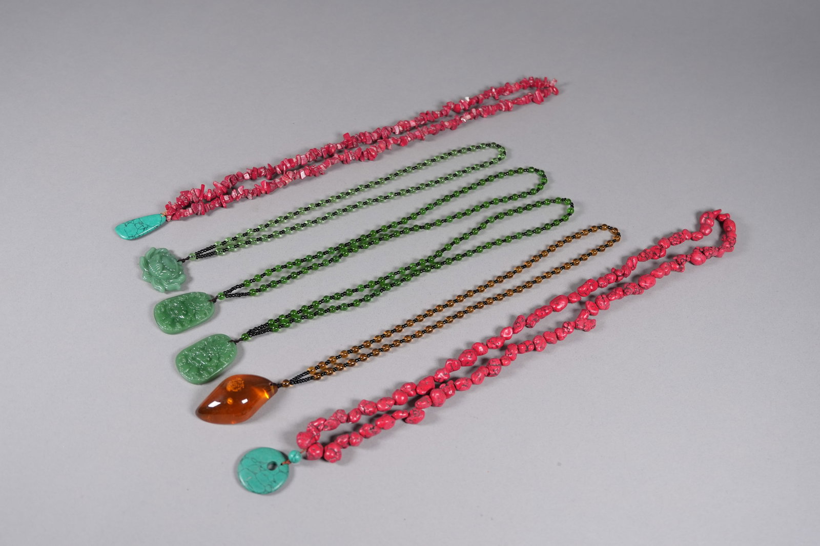 Lots Chinese fine necklaces: Lots Chinese fine necklaces.