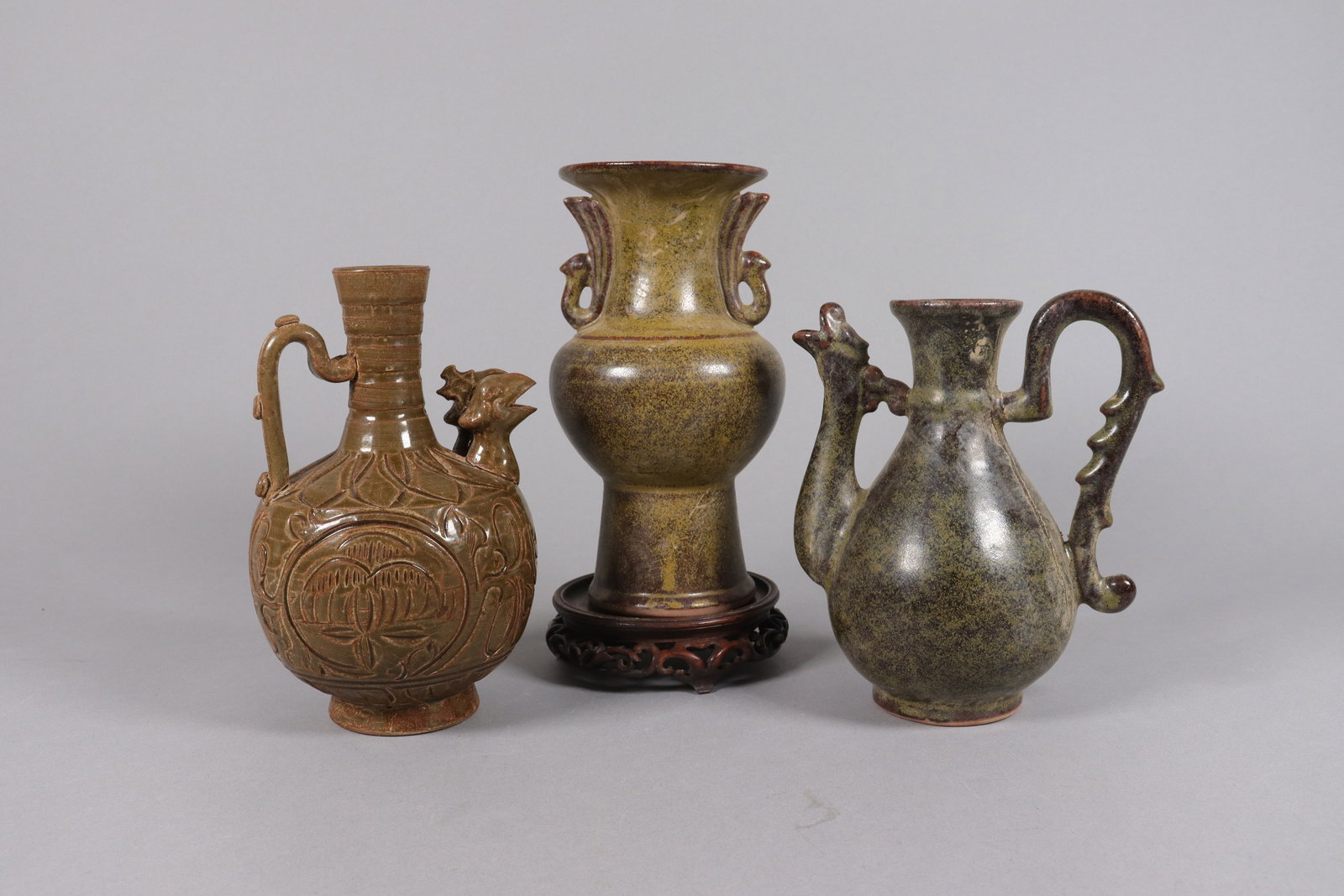 3 Chinese fine ceramic vase: 3 Chinese fine ceramic vase, largest H: 8.2" x W: 4."