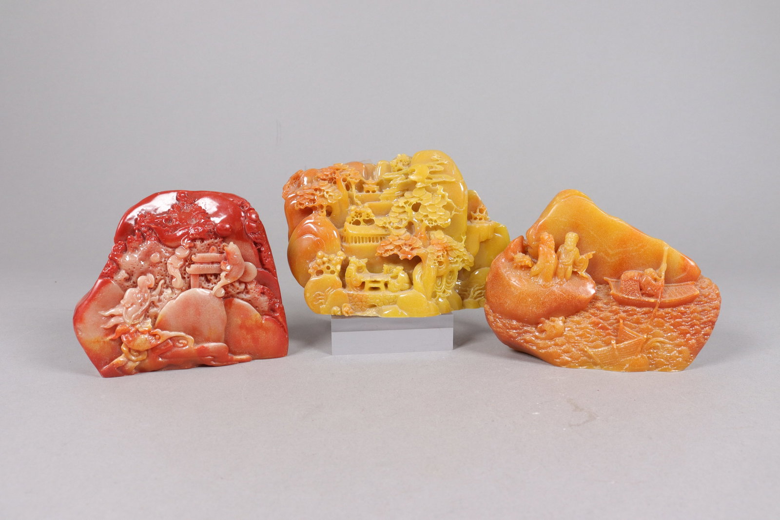 Lots Chinese fine carvings: Lots Chinese fine carvings.