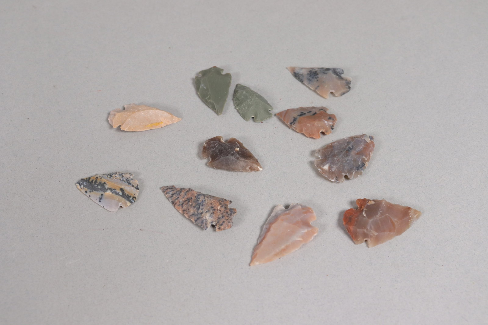Lots arrowhead in box - 3
