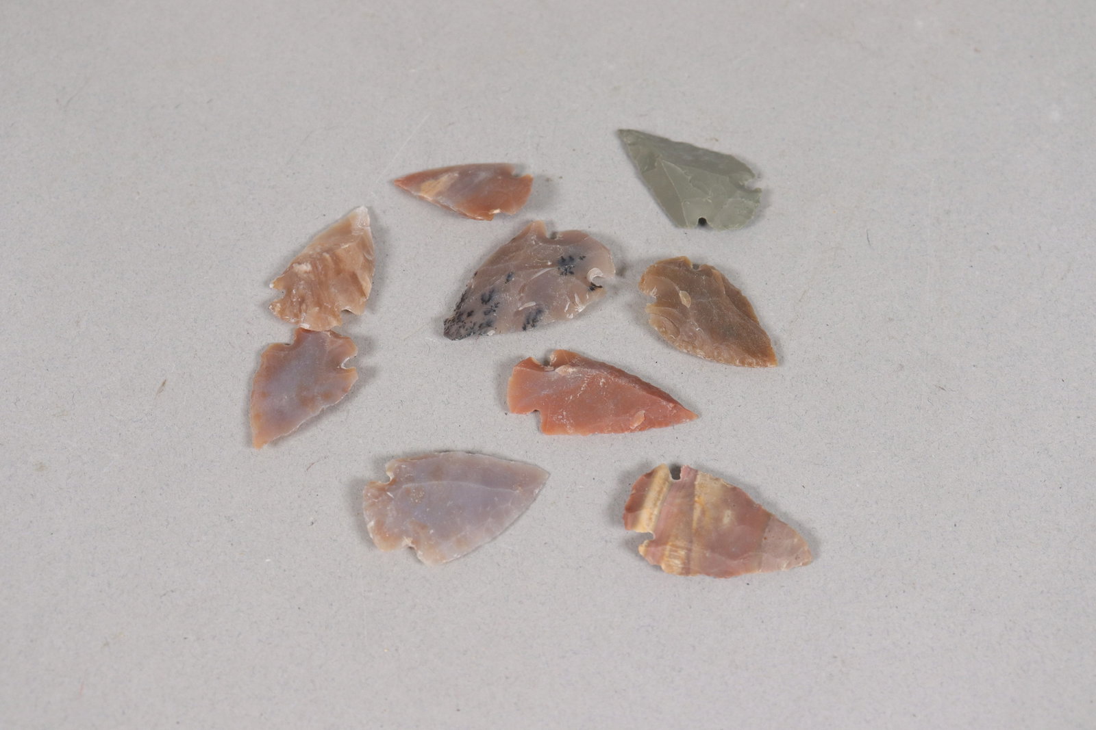 Lots arrowhead in box - 5