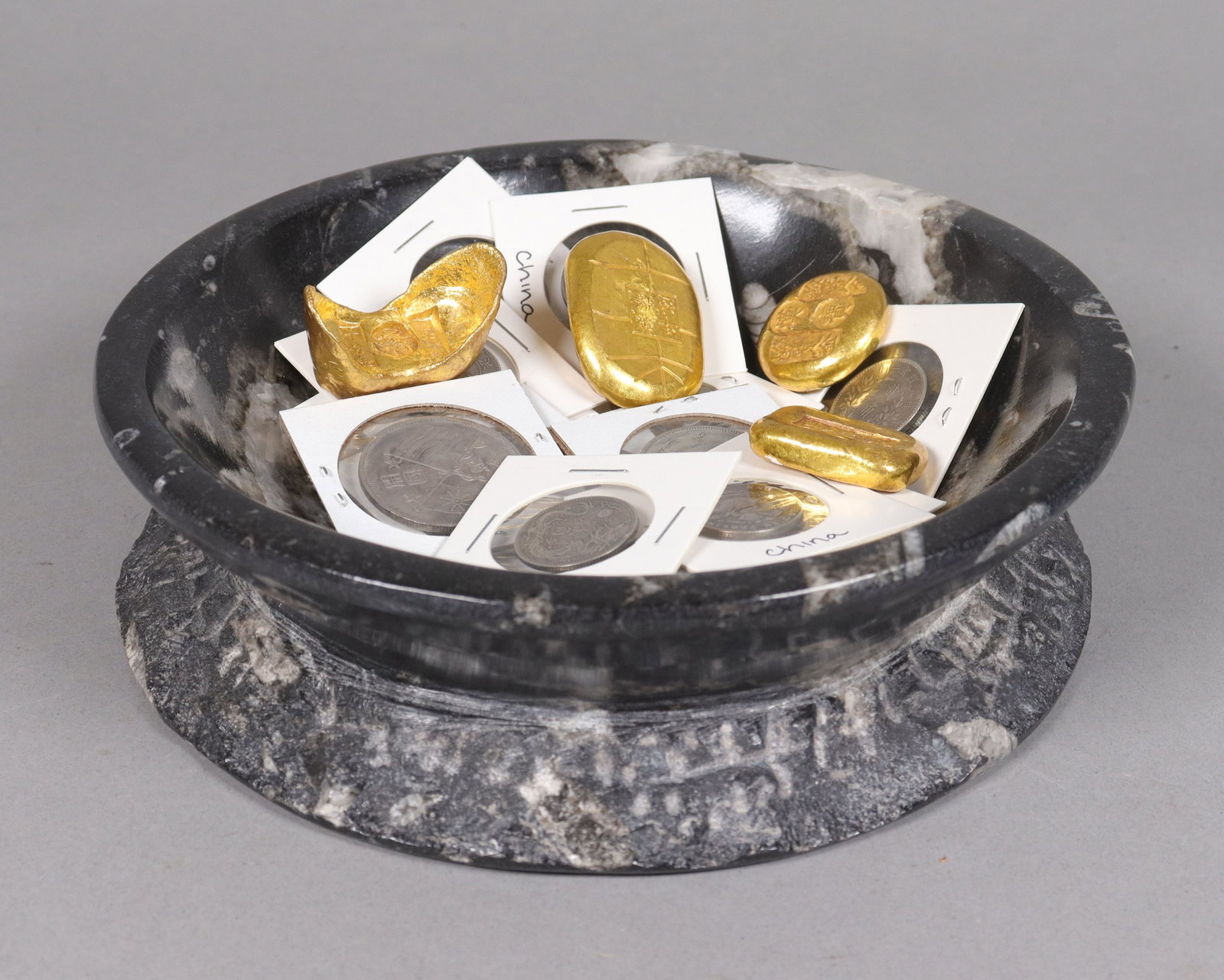 Lots Chinese ingots ungraded: Lots Chinese ingots ungraded. We do not guarantee its material, age, grading, carvings and engravings. All sales are final, no return. Condition selling it as is.