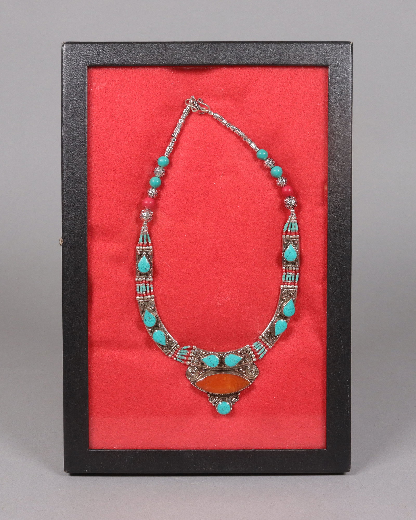 A fine estate turquoise necklace: A fine estate turquoise fine carved necklace.