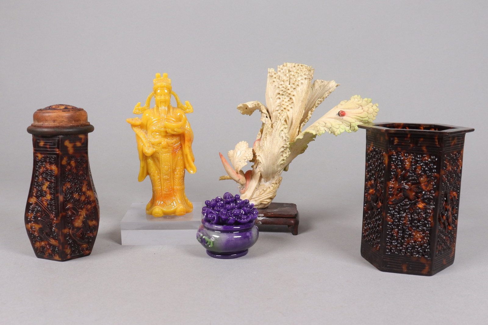 Lots Chinese fine carvings (1 of 7)