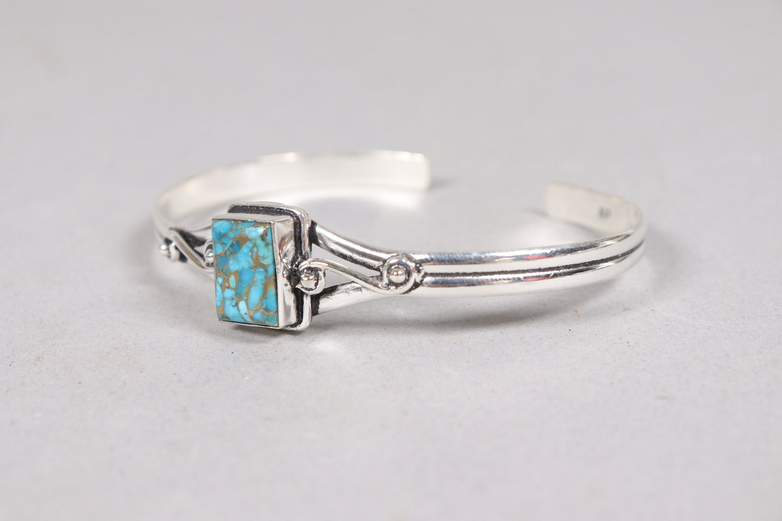 Lots estate fine bangles - 3
