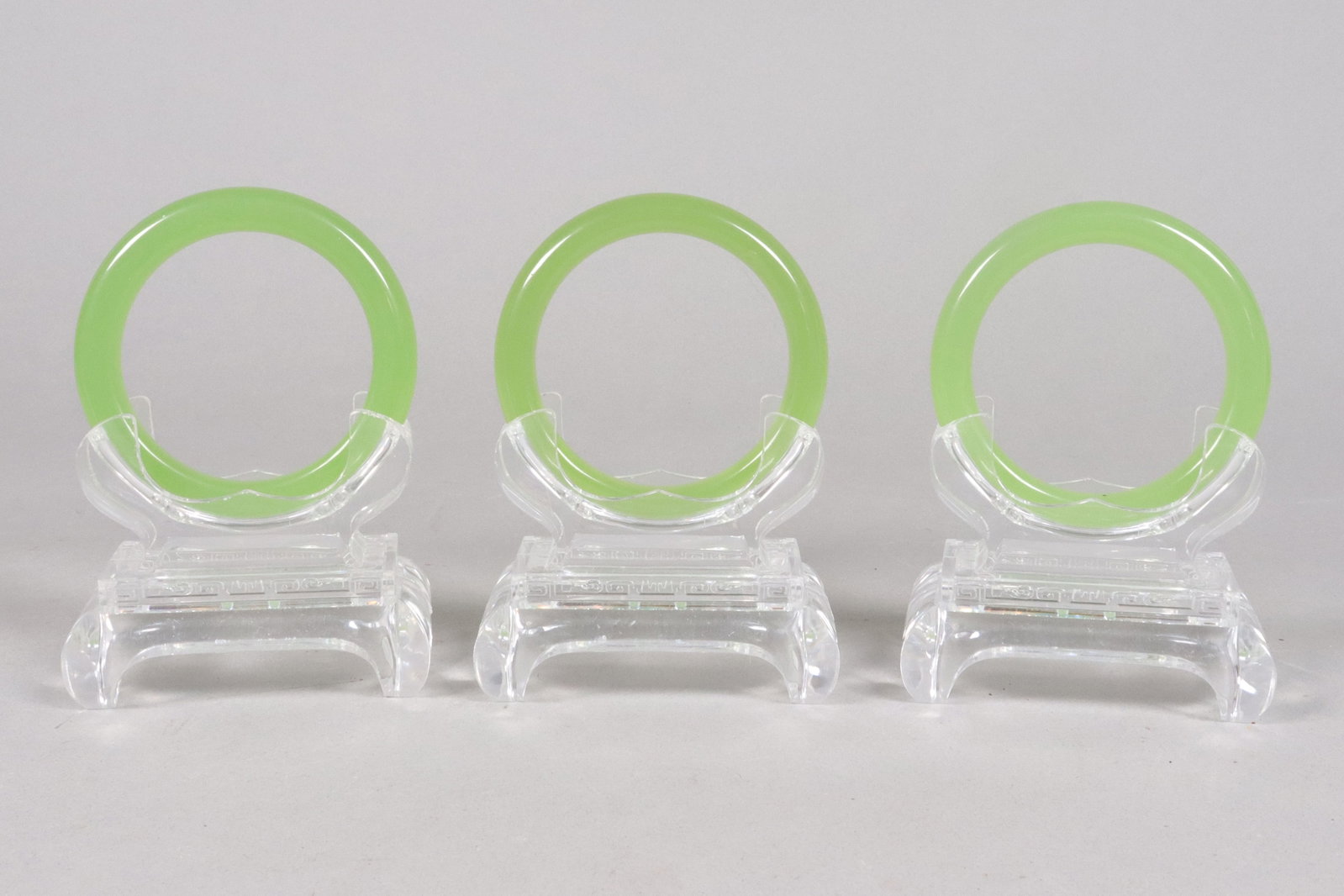 Lots Chinese green bangles: Lots Chinese green bangles.