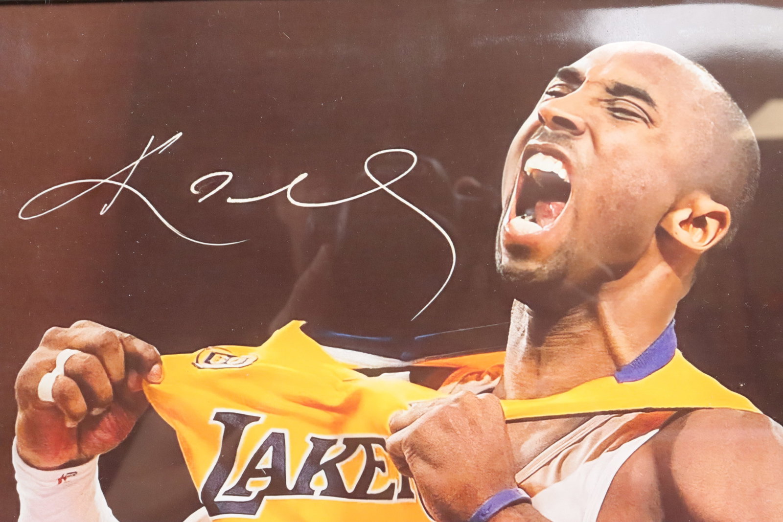Lots Kobe items ungraded - 6