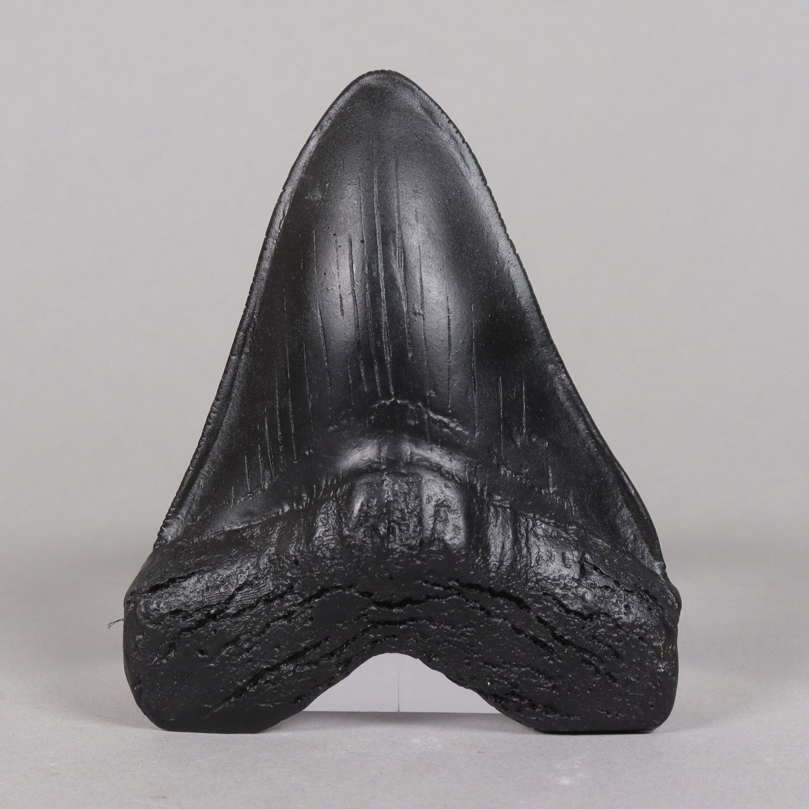 A large estate carved item ungraded: A large estate carved item. All sales are final, no return.