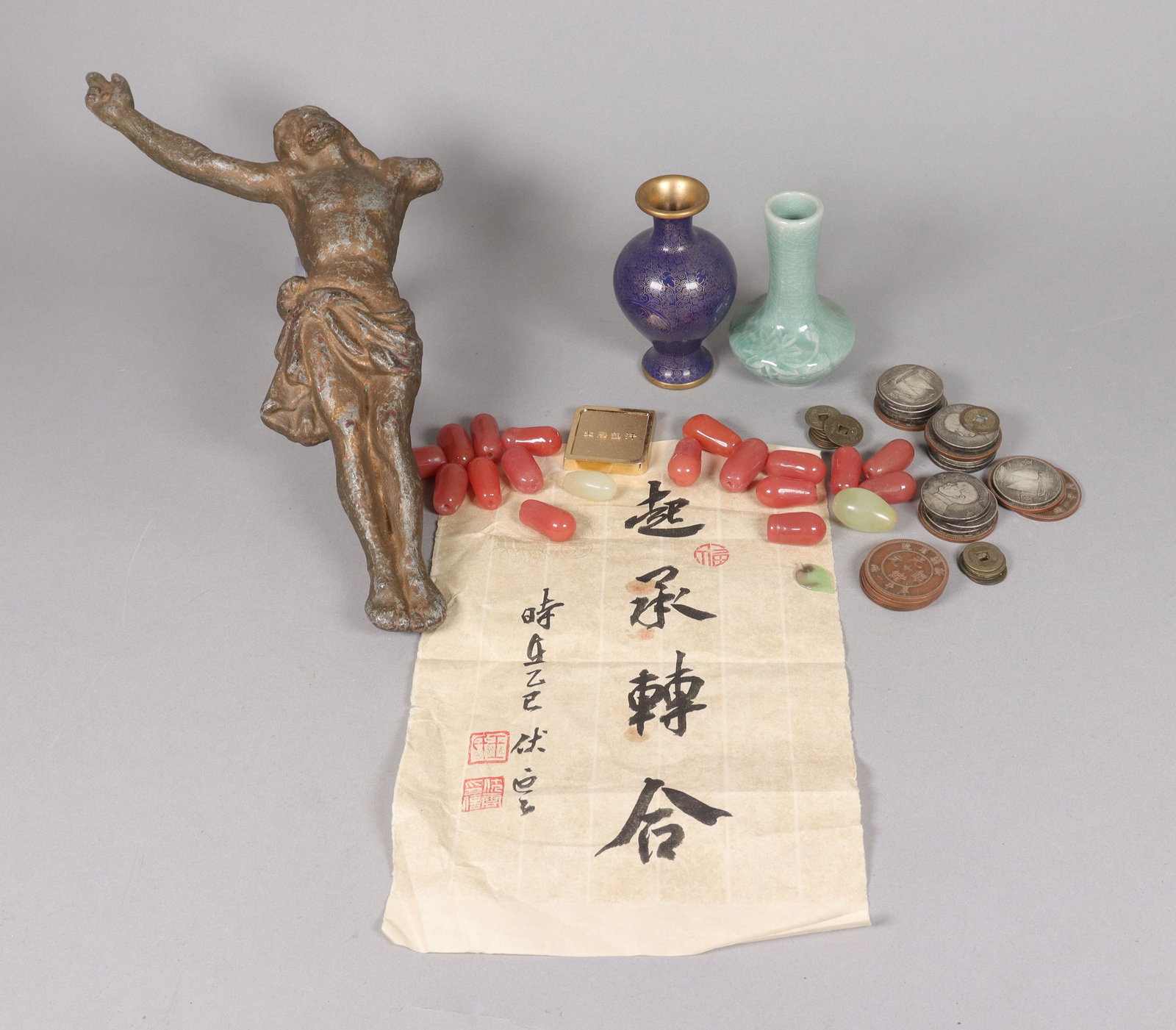 Lots estate items ungraded: Lots estate items, ungraded. We do not guarantee its material, engraving, age, and carving. All sales are final, no return.