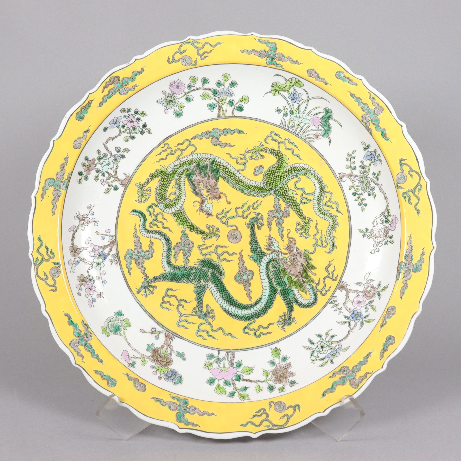 Chinese fine dragon charger plate (1 of 7)