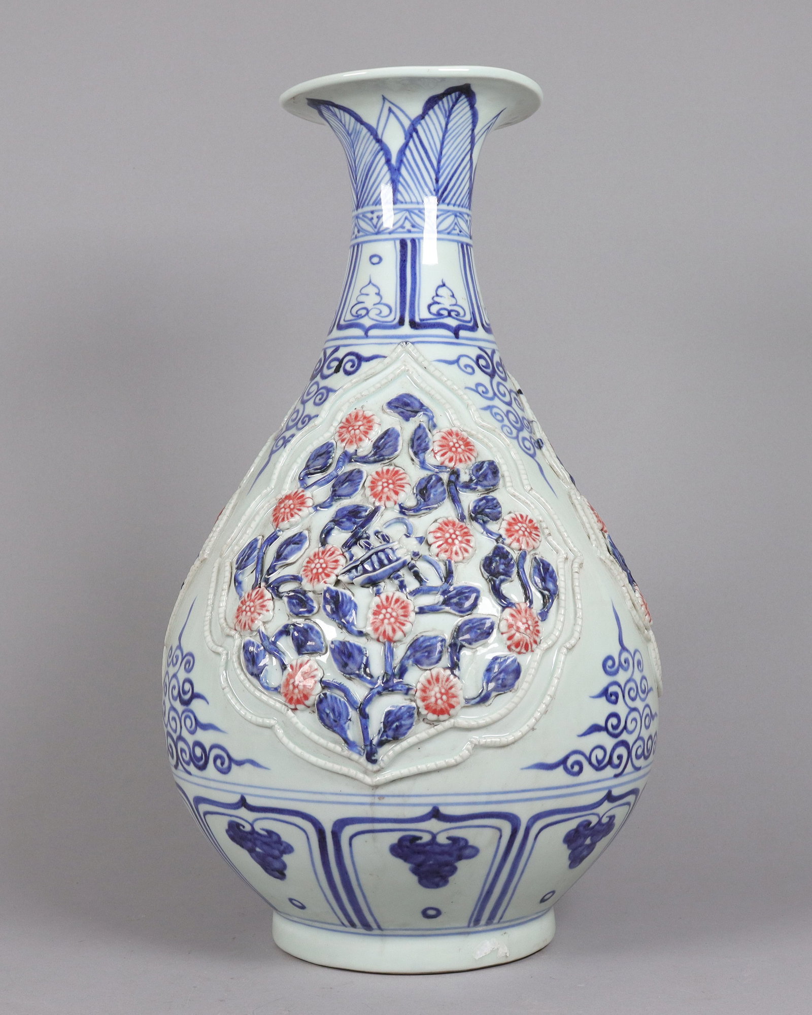 Chinese tall fine carved vase (1 of 8)