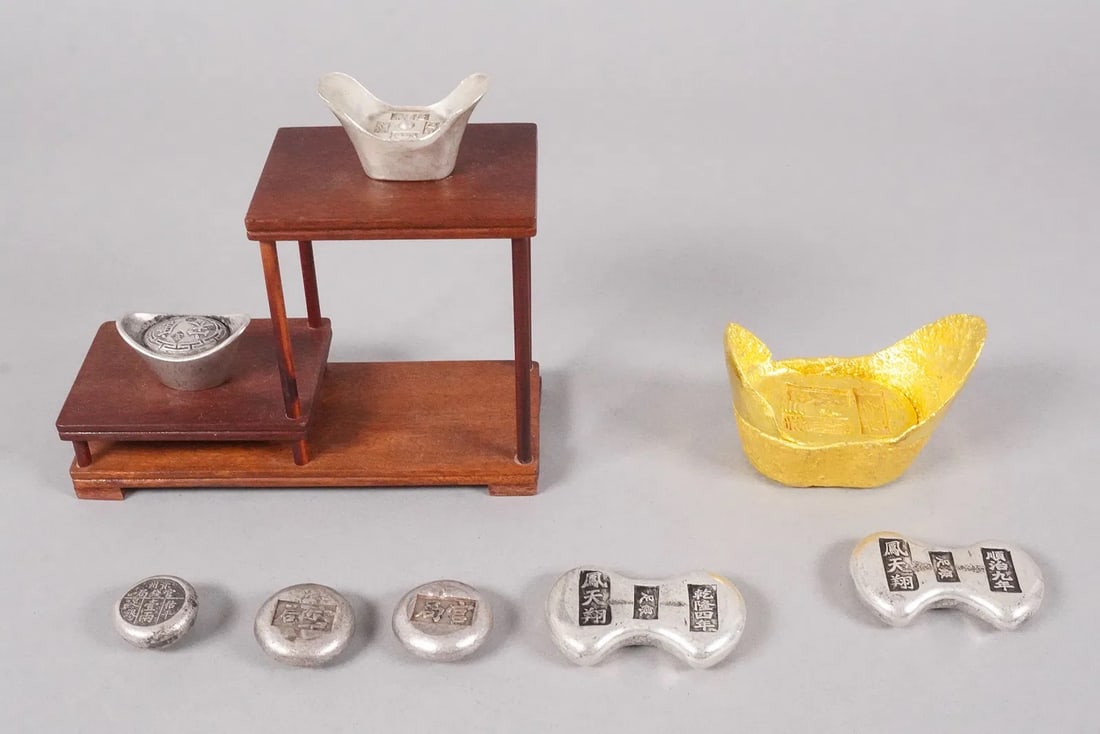 Lots Chinese ingots ungraded: Lots Chinese ingots ungraded. We do not guarantee its material, age, grading, carvings and engravings. All sales are final, no return. Condition selling it as is.