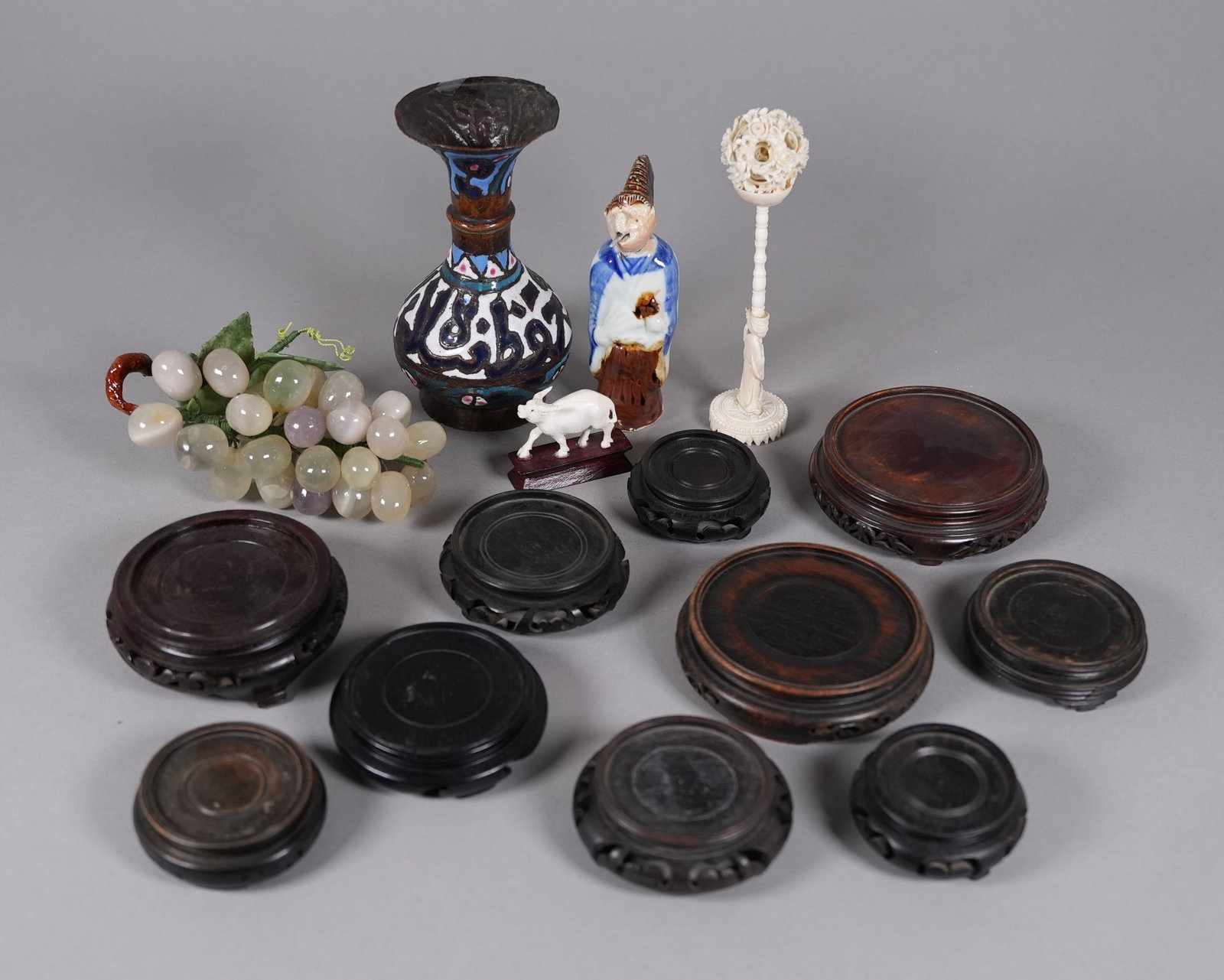 Lots fine estate items: Lots fine estate items, some are wooden stands.