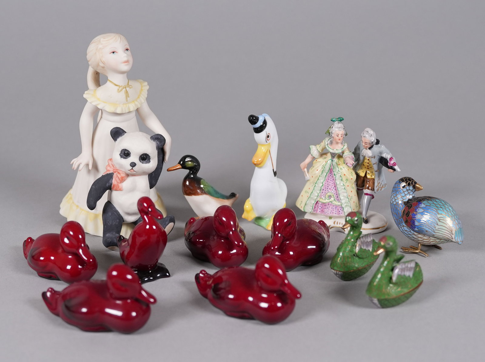 Lots fine ceramic figurines (1 of 7)