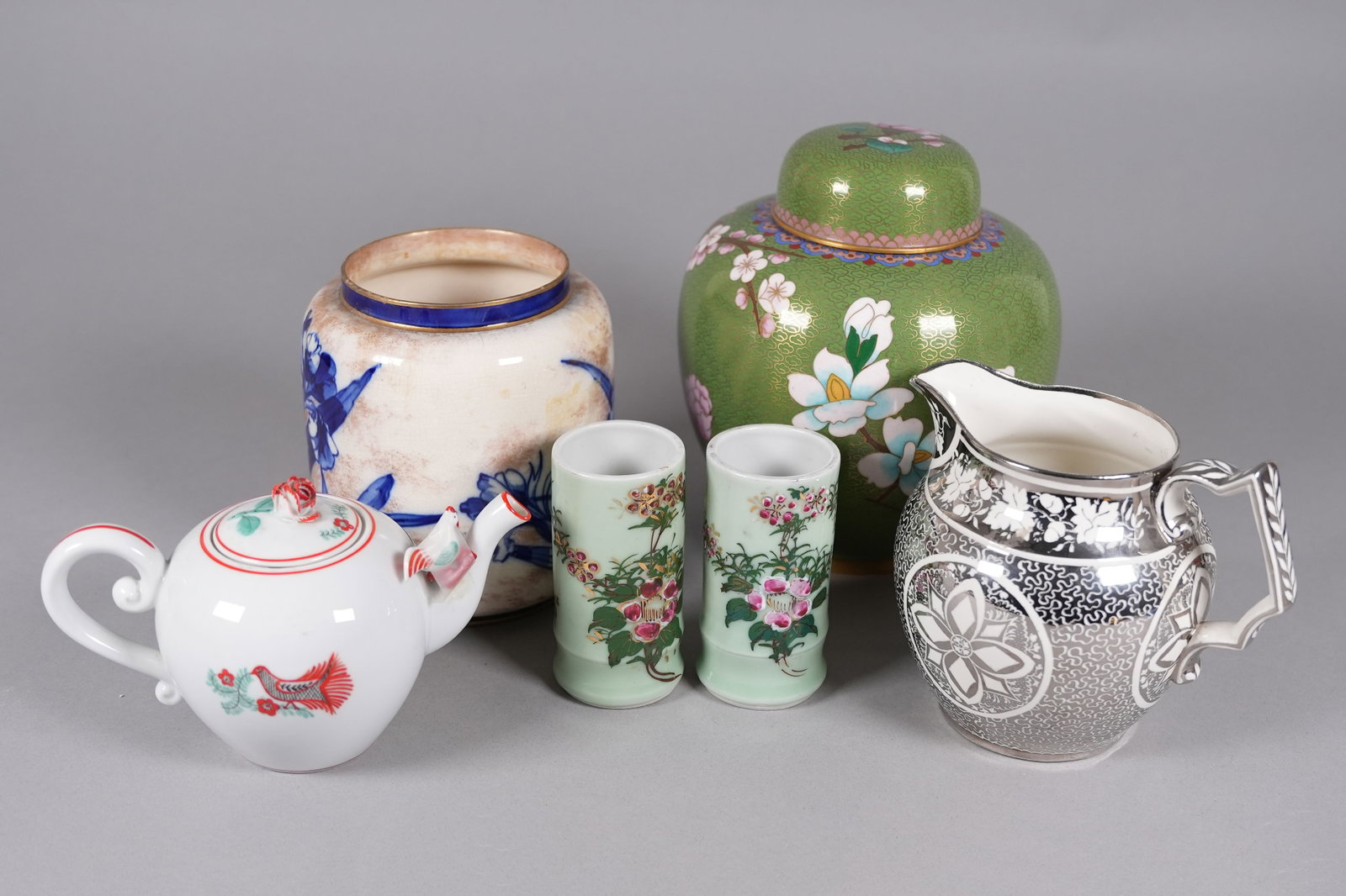 Lots estate items: Lots estate items, largest H: 7.5" x W: 7."