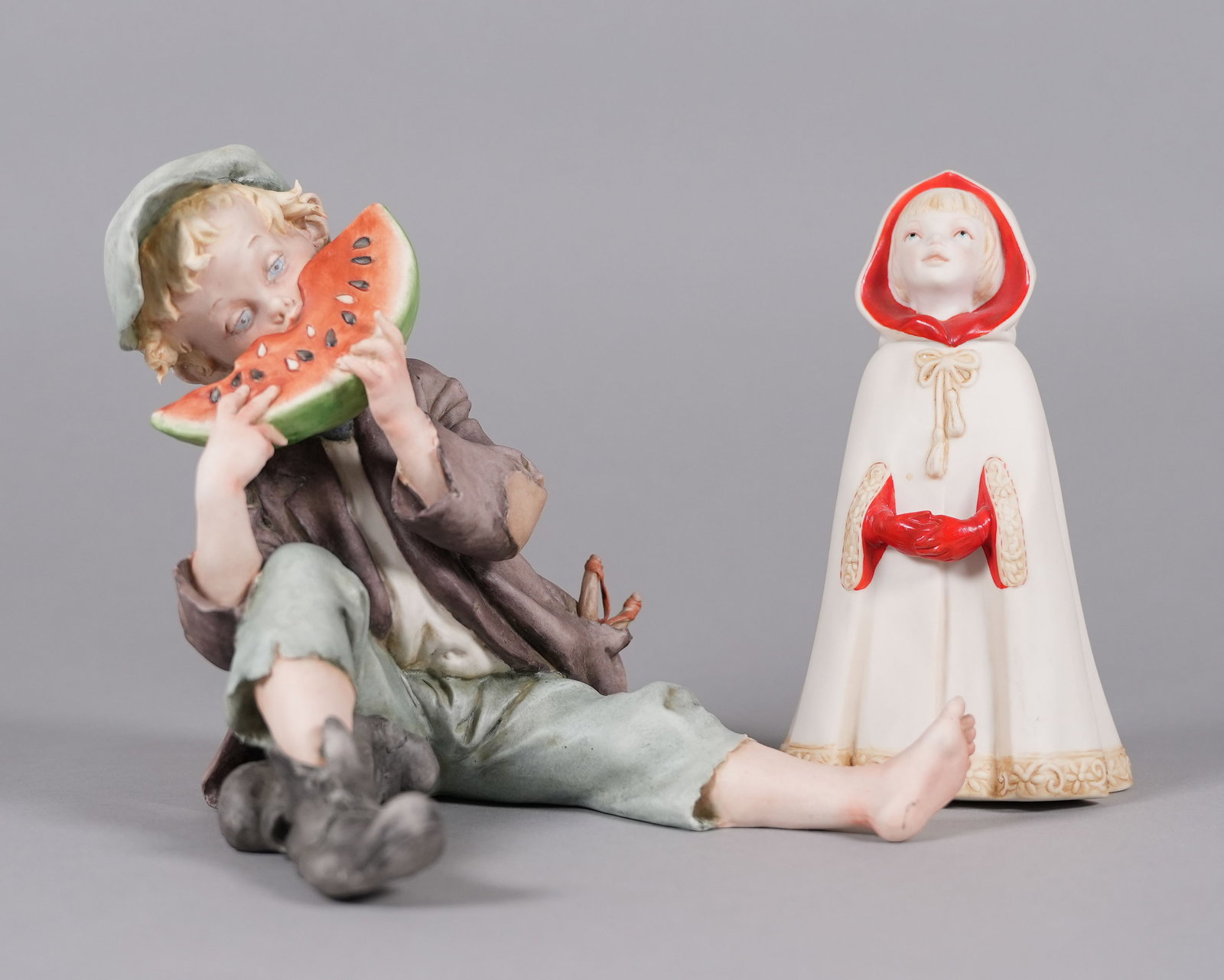 2 vintage figurine signed: 2 vintage figurine, signed. Largest H: 6.8" x W: 6.5."