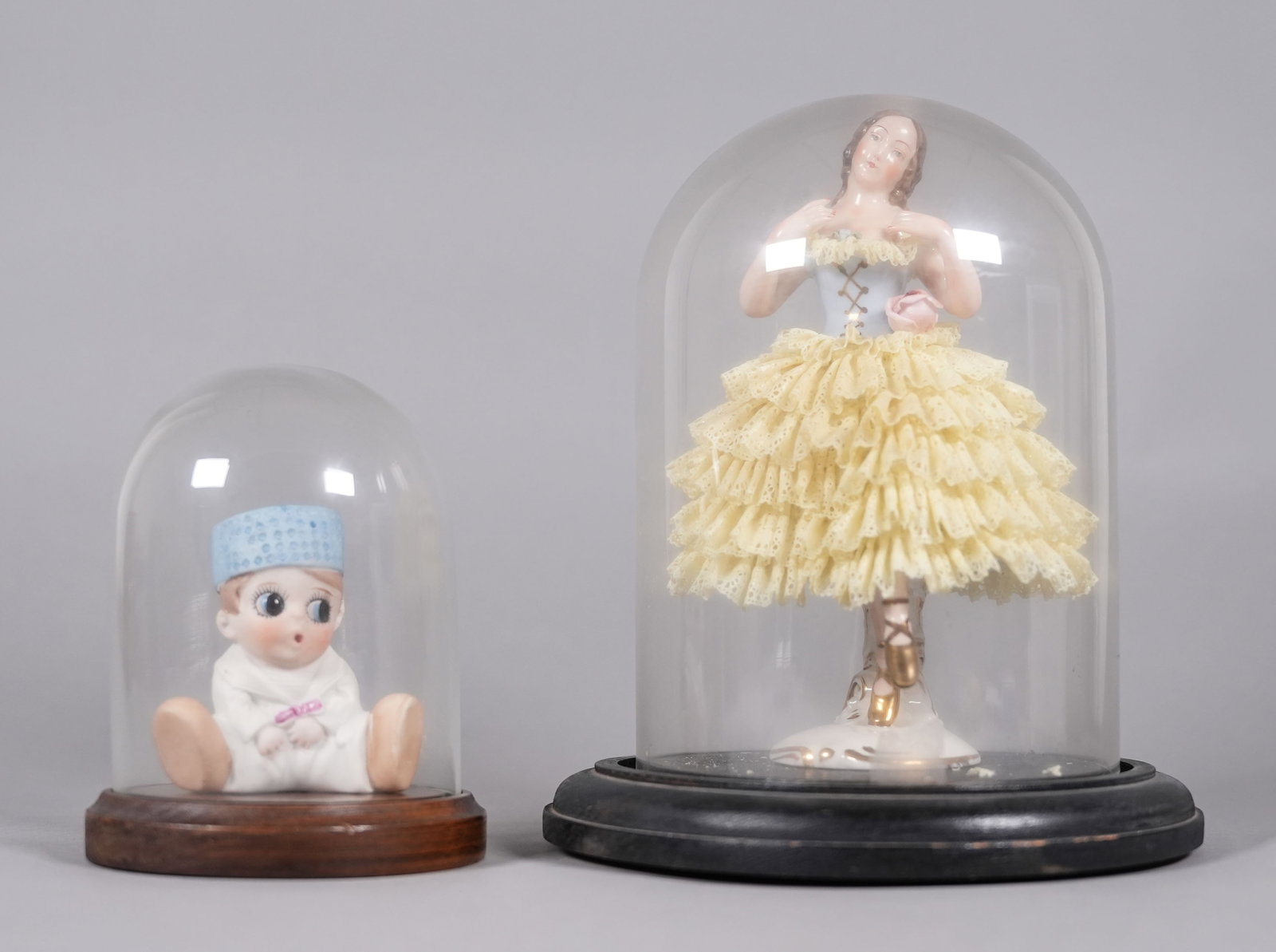 Lots figurine signed: Lots figurine signed. Largest H: 7.6" x W: 5.2."