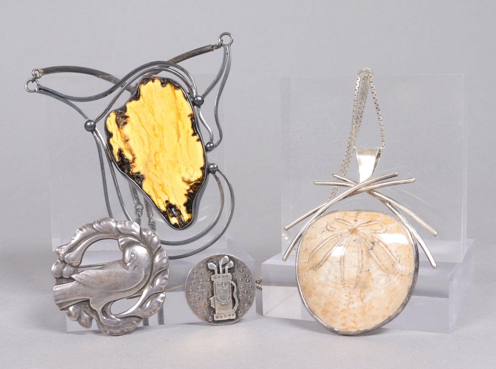Lots vintage tribal silver jewelry signed: Lots vintate tribal silver jewelry, signed.