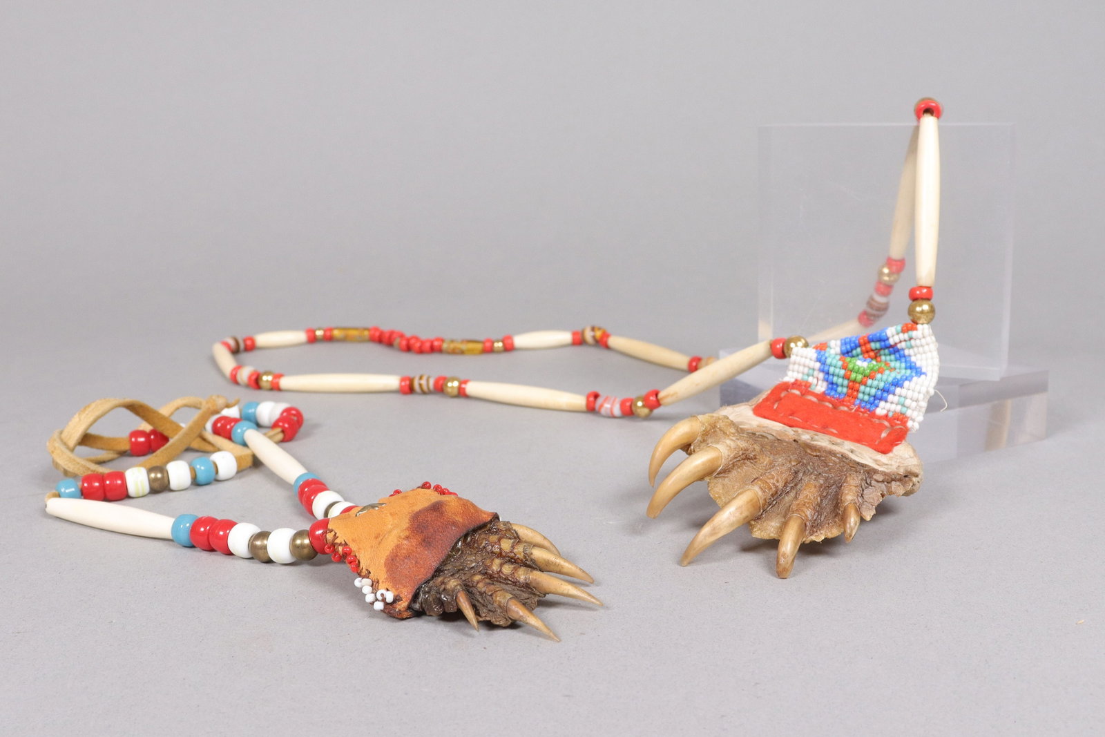 Lots tribal necklaces: Lots tribal necklaces.