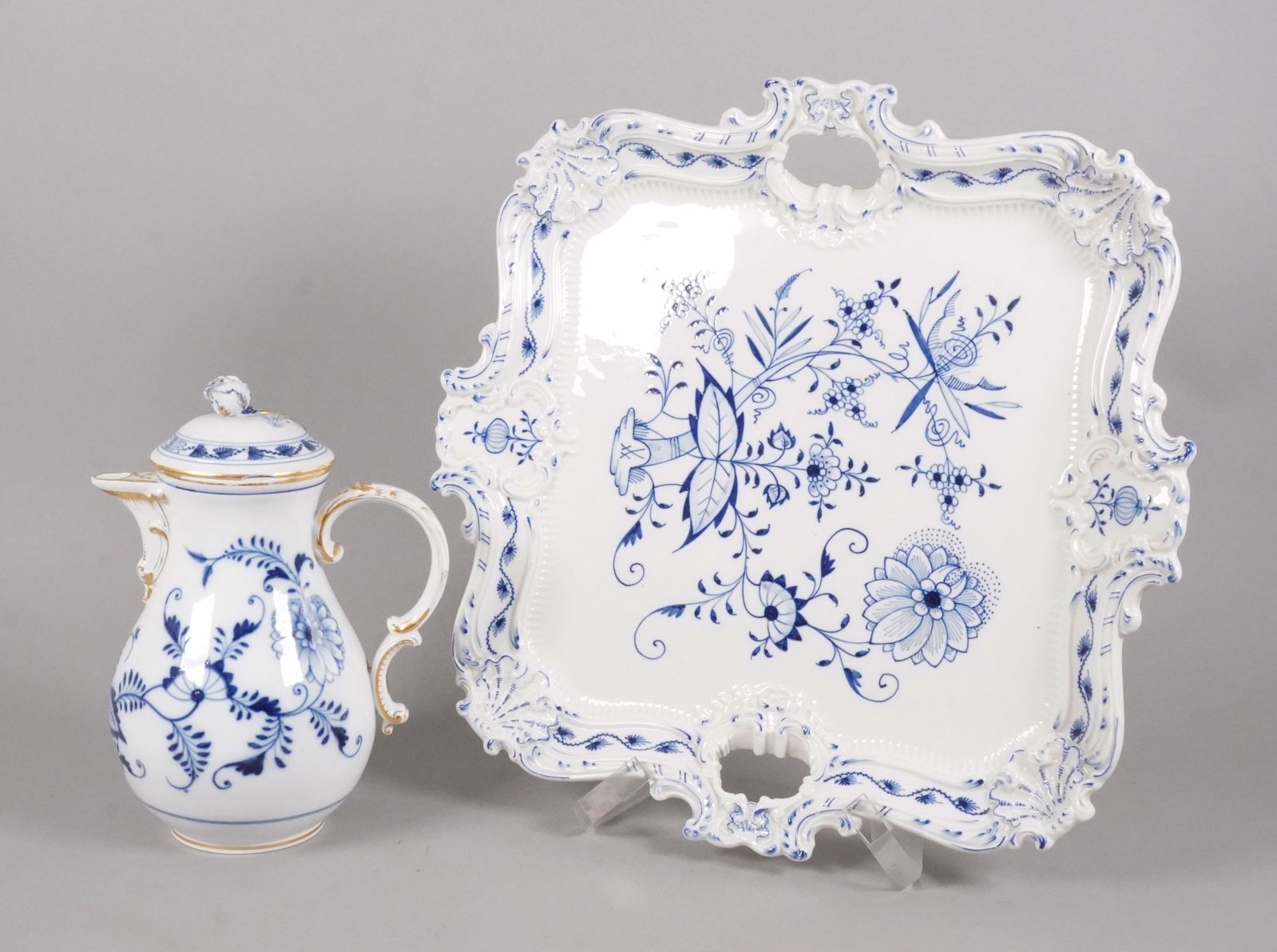 2 Meissen b/w porcelain items: 2 Meissen b/w porcelain items. Largest H: 16" x W: 16."