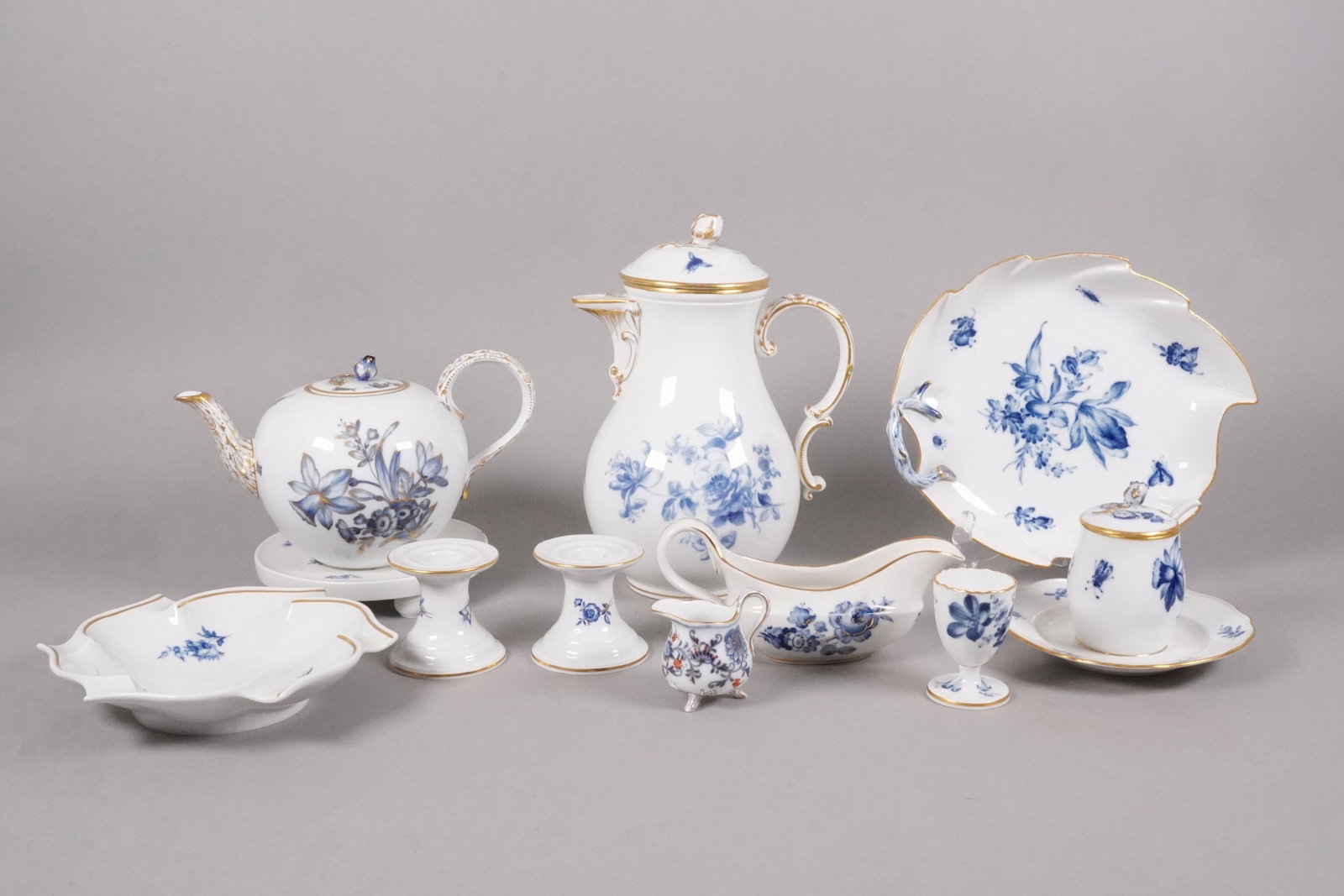 Lots Meissen porcelain items (1 of 9)