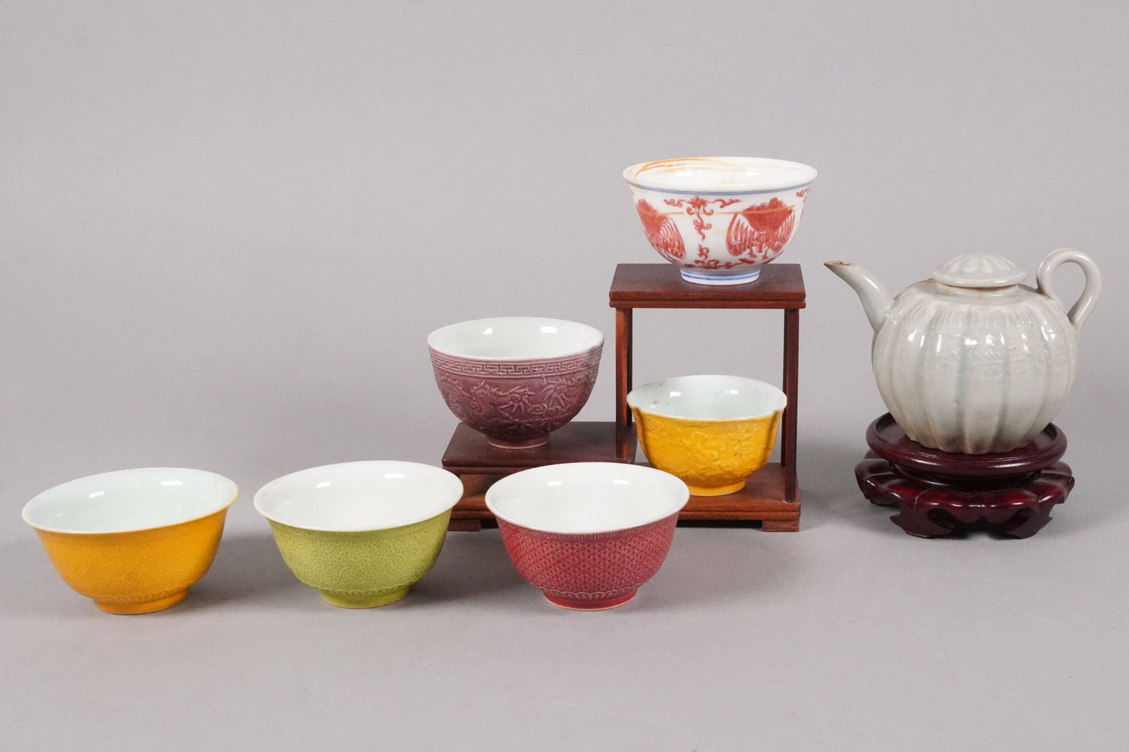 Lots Chinese fine porcelains: Lots Chinese fine porcelains, largest H: 3.6" x W: 4.5."