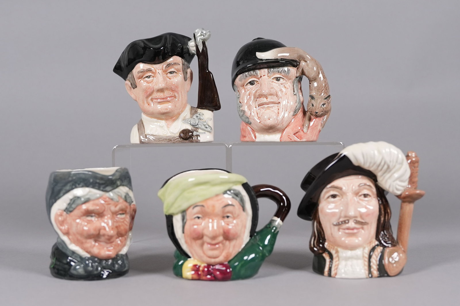 Lots vintage Royal Doulton Toby porcelain cups: Lots vintage Royal Doutlon porcelain cups. Largest H: 4.2" x W: 4."
