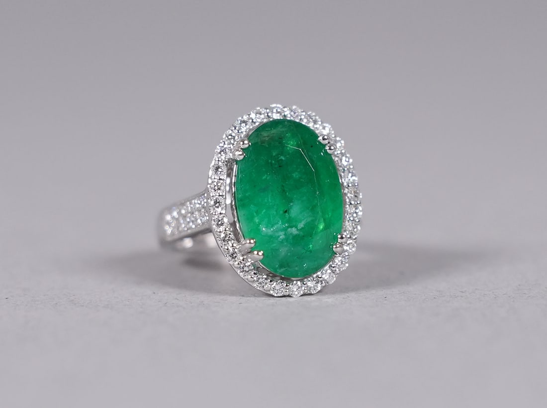 Platinum 18 kt w/g natural emerald diamond ring GIA: Platinum and 18 kt white gold natural emerald diamond ring. Comes with GIA certificate. Total 6.65 carats natural emerald and total 0.70 carats natural diamonds. US ring size 6.75.