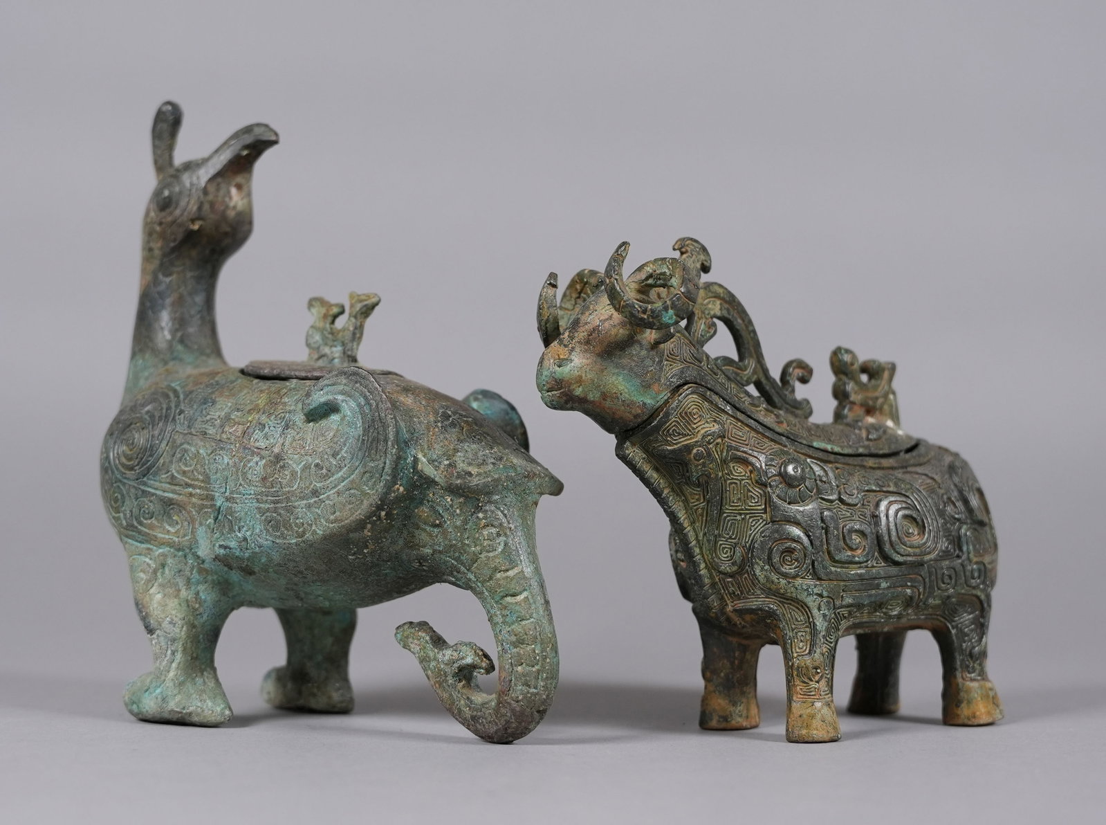 2 Chinese bronze vessels: 2 Chinese bronze vessels. Largest H: 7.5" x W: 6.5."
