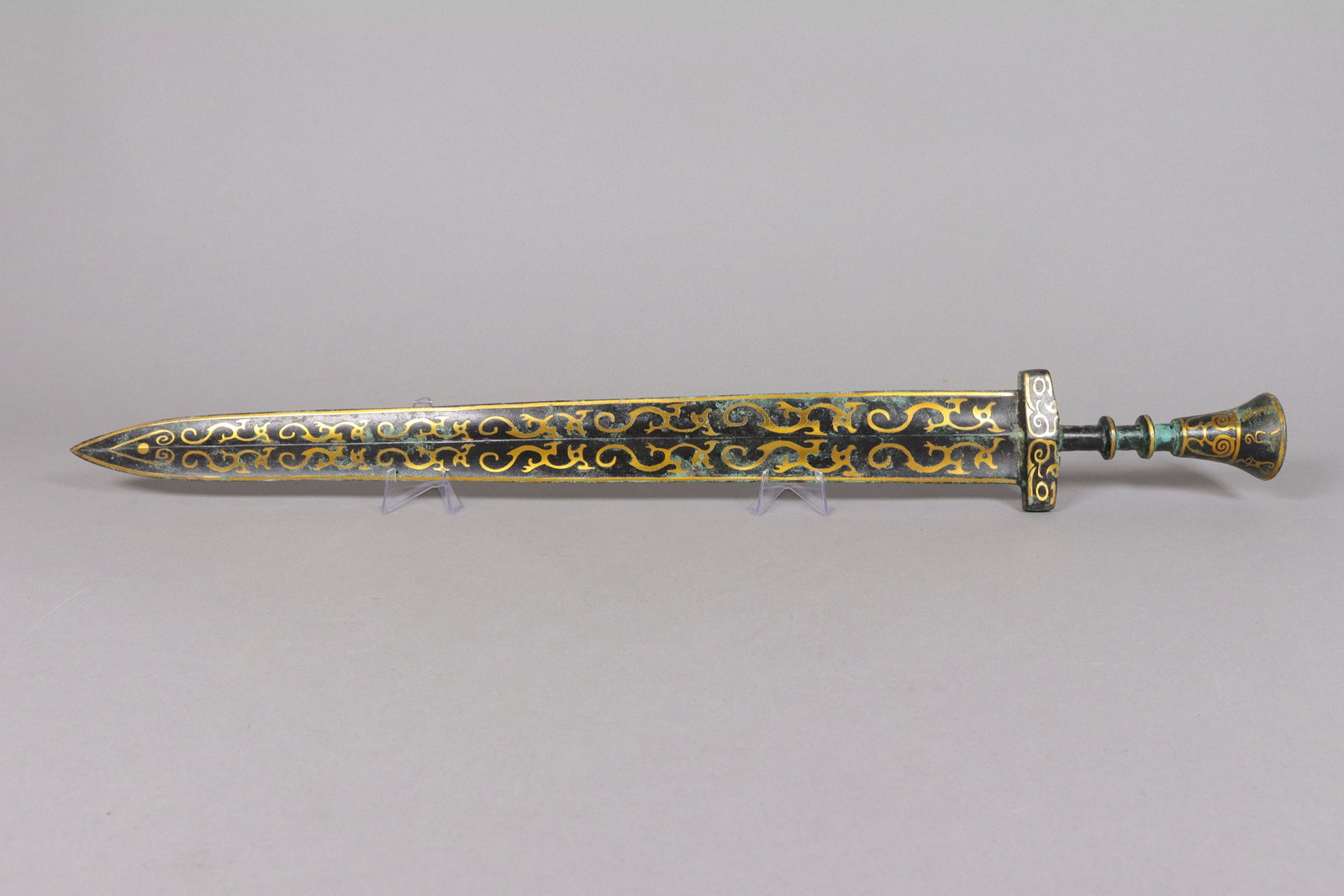 Chinese fine gilted bronze sword (1 of 7)