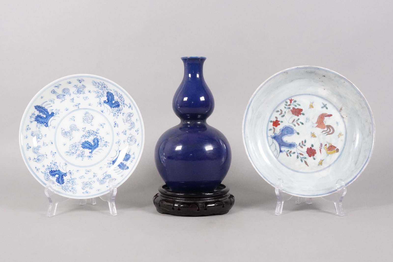 Lots Chinese fine porcelains: Lots Chinese fine porcelains, largest H: 8.8" x W: 4.7."