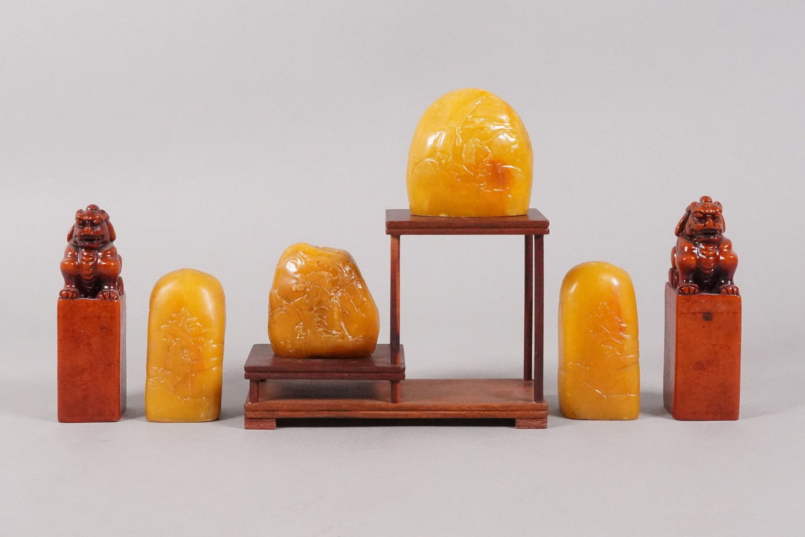Lots Chinese fine carved seals: Lots Chinese fine carved seals.
