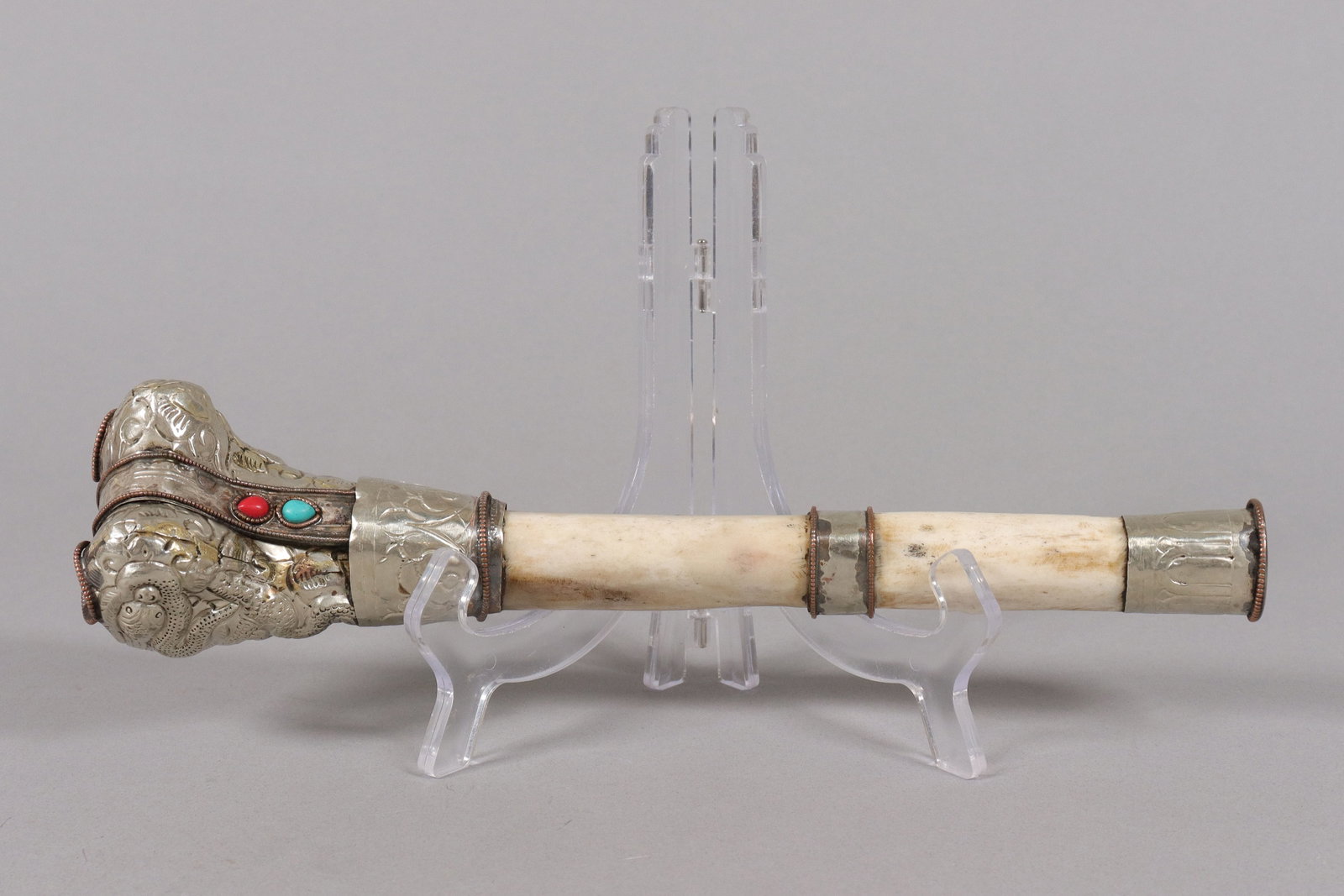 Tibetan fine praying tool: Tibetan fine praying tool. H: 3" x W: 11.5."