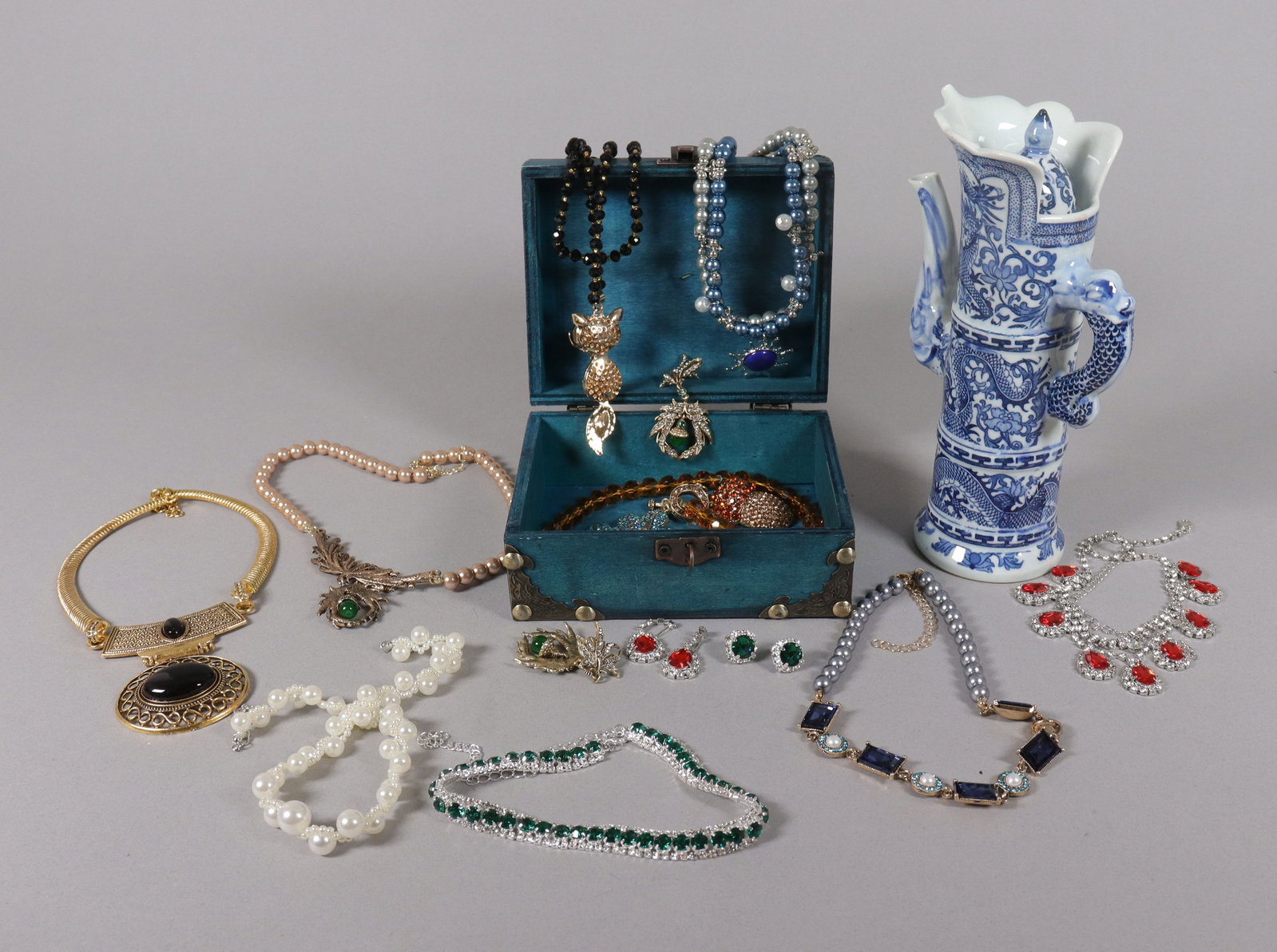 Lots Asian items (1 of 10)