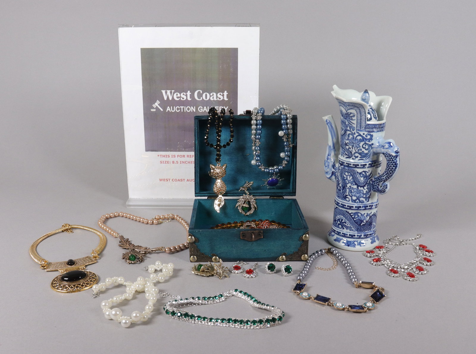 Lots Asian items - 2