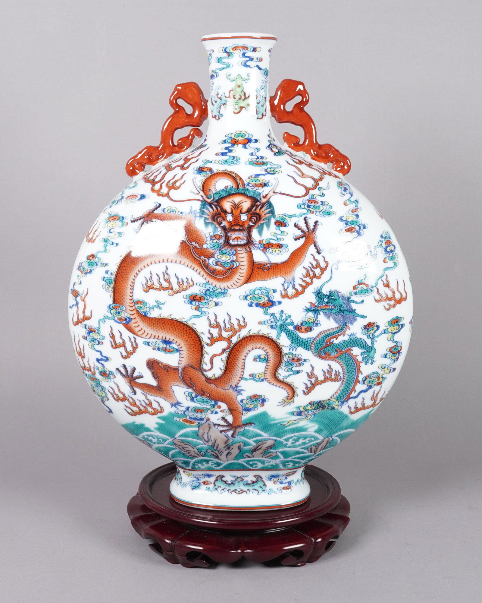 Chinese fine dragon flask vase: Chinese fine dragon flask vase. H: 14" x W: 10.5."