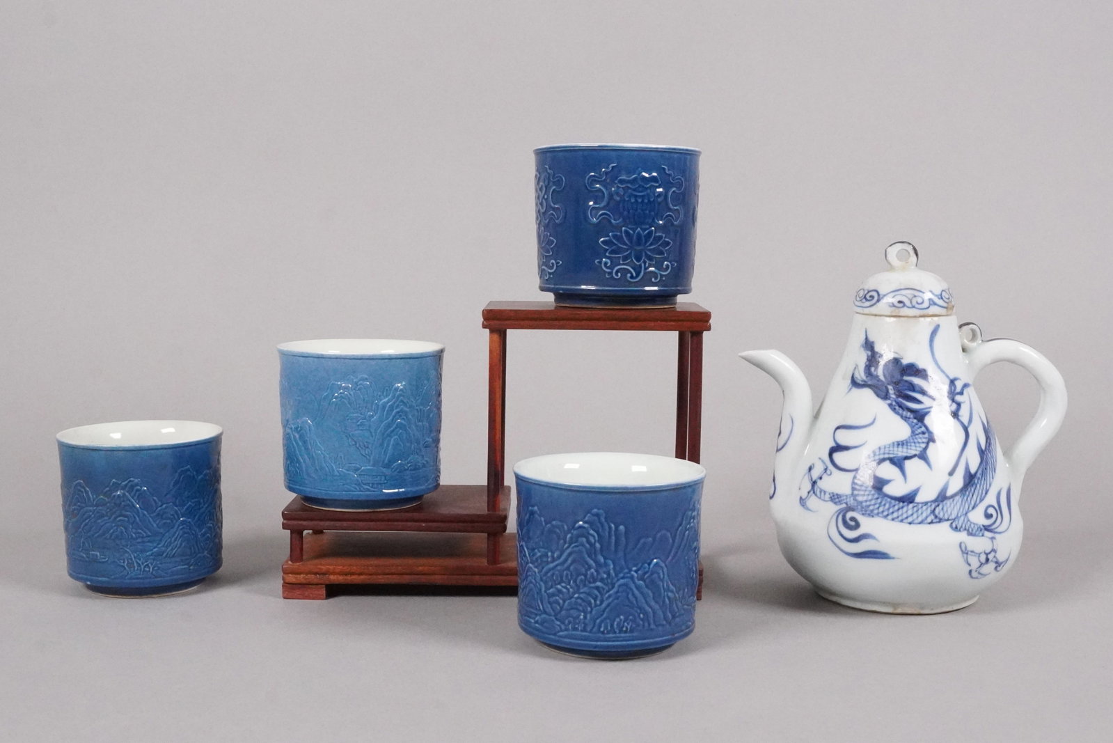 Lots Chines fine porcelains: Lots Chinese fine porcelains, largest H: 5.2" x W: 5.2."
