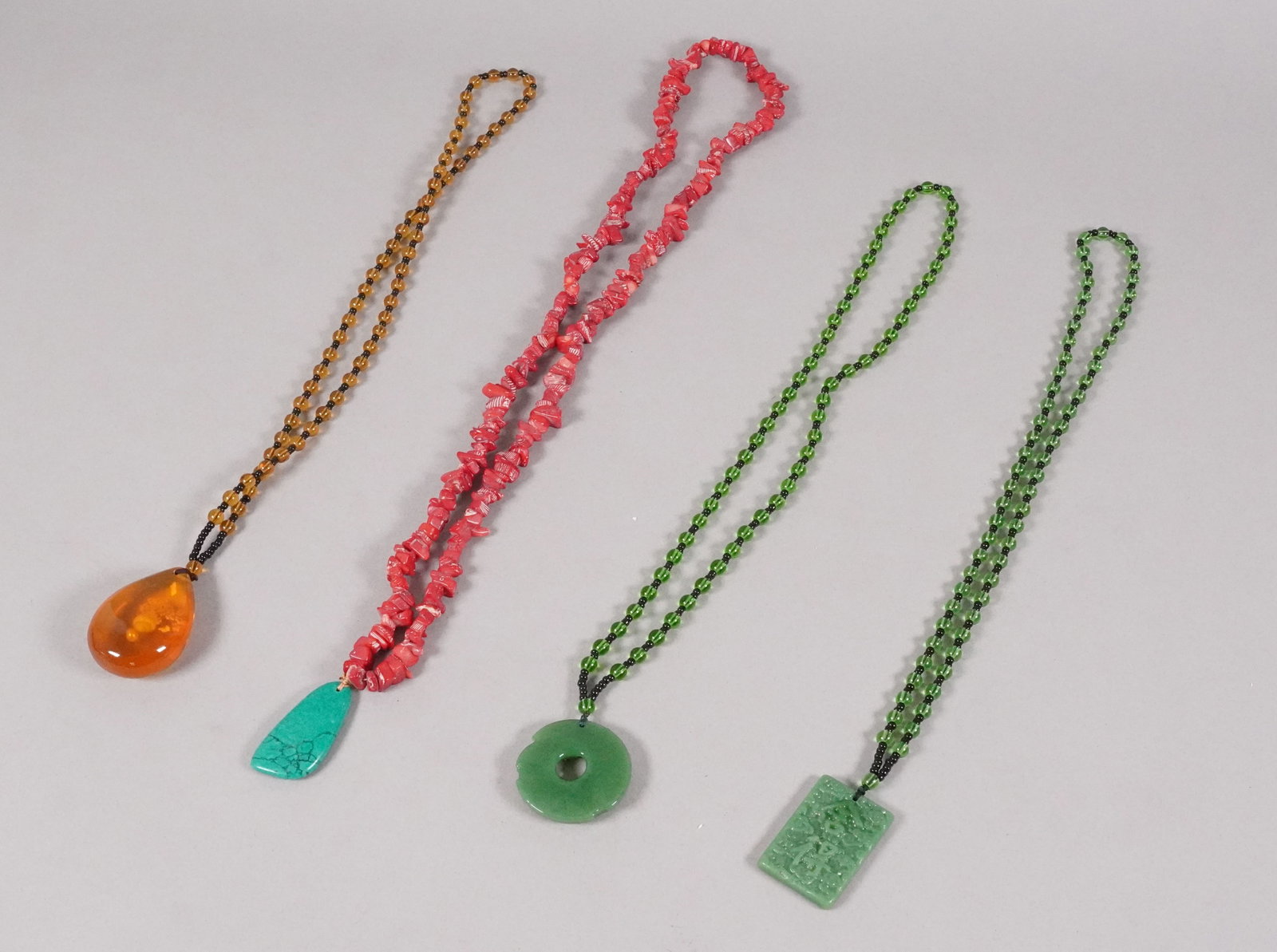 Lots Chinese fine necklaces: Lots Chinese fine necklaces.