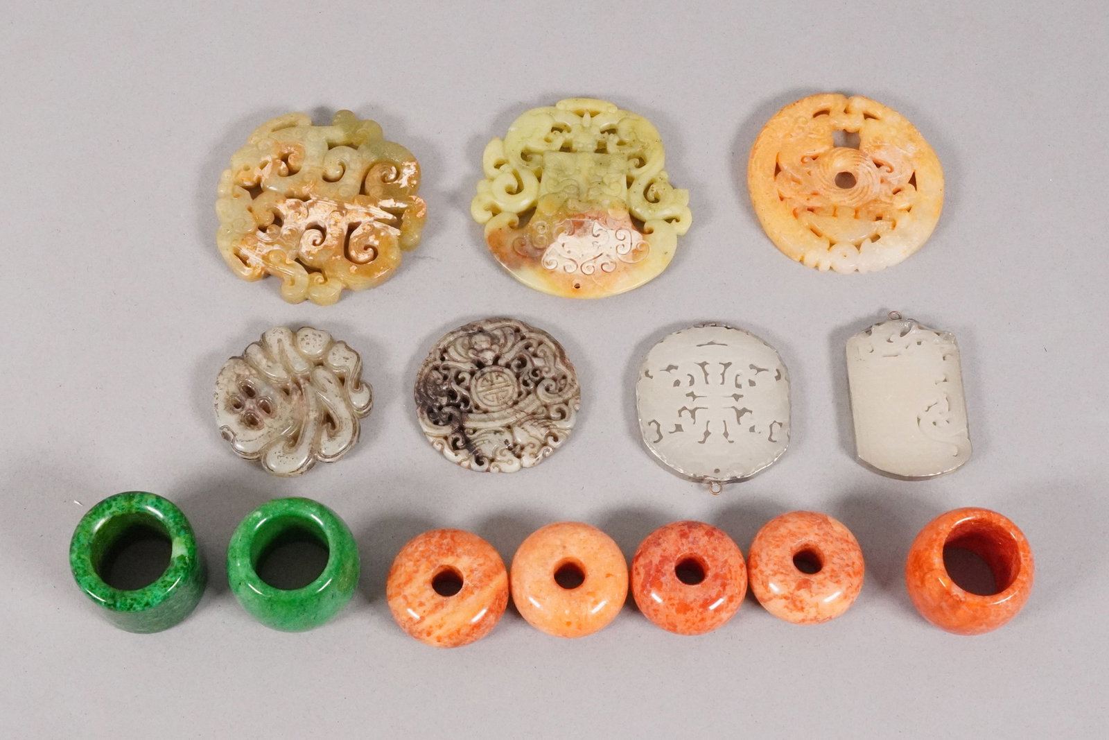 Lots Chinese fine carvings: Lots Chinese fine carvings, some are jade.