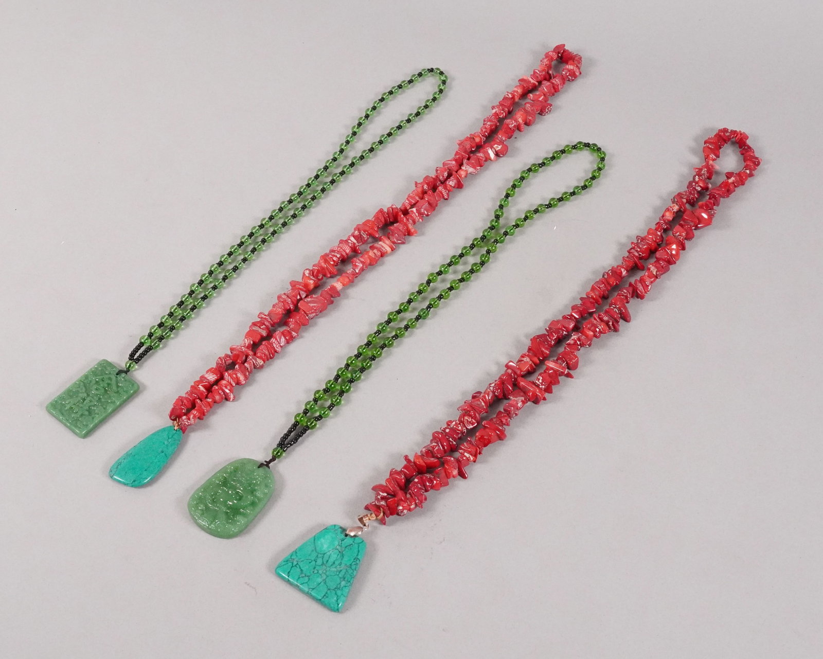 Lots Chinese fine necklaces: Lots Chinese fine necklaces.