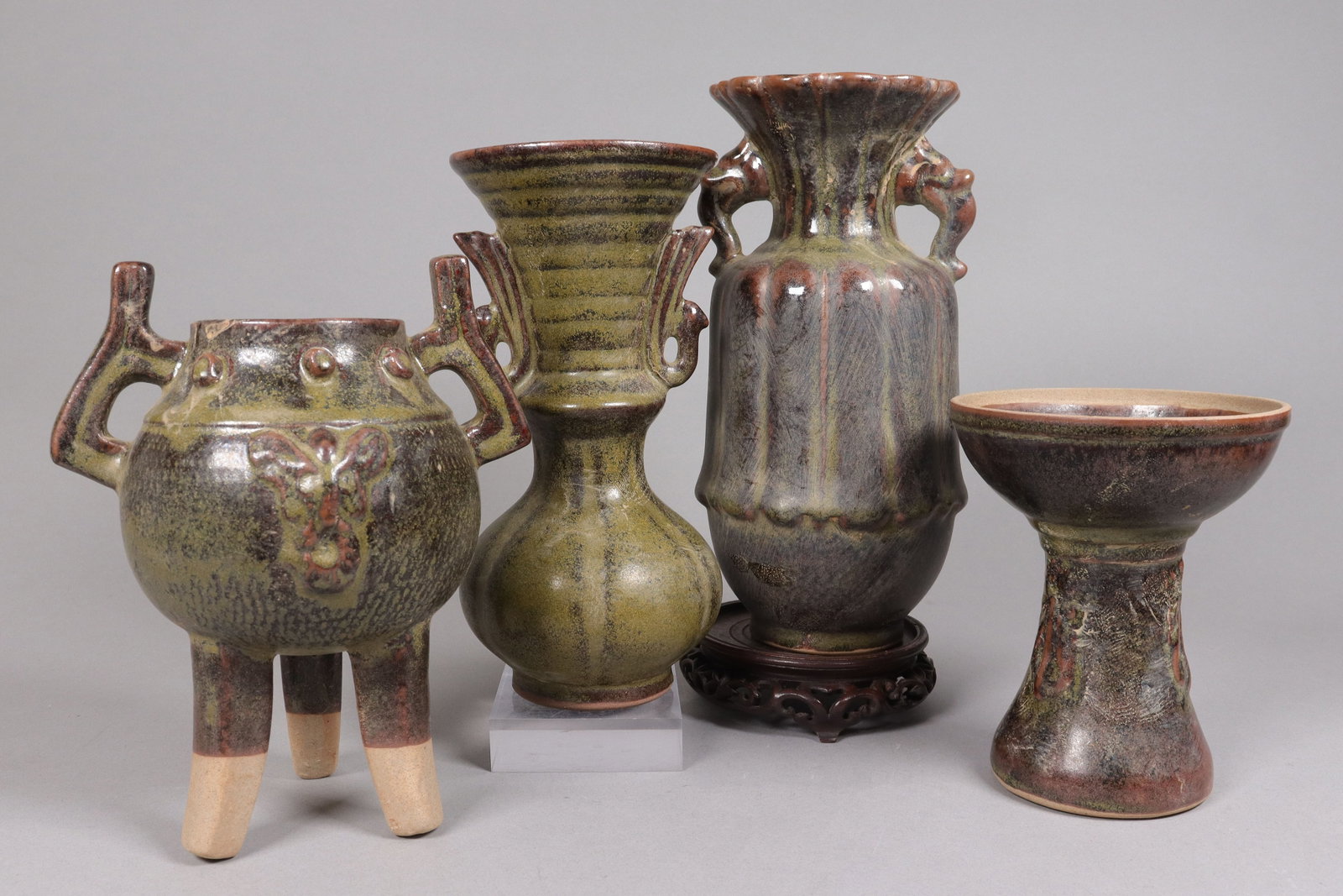 Lots Chinese fine vase: Lots Chinese fine vase. Largest H: 9.5" x W: 5."