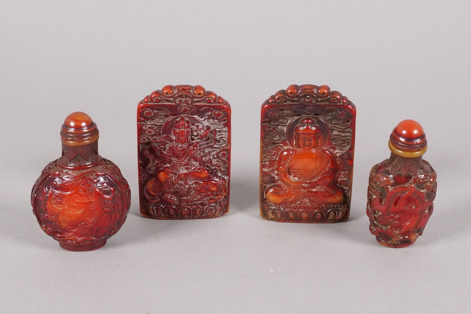 Lots Chinese fine carvings: Lots Chinese fine carvings, some are snuff bottles.