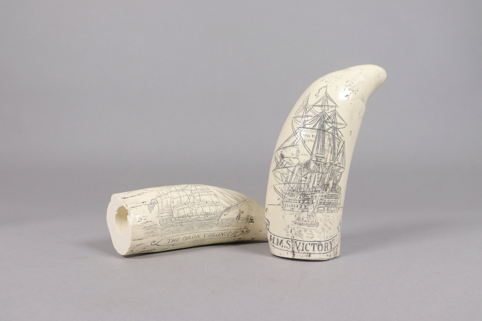 Lots estate carved items - 3