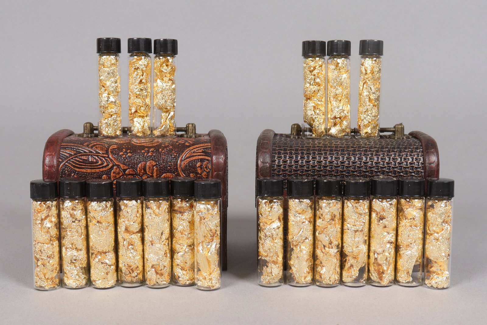 Lots gold flakes ungraded: Lots gold flakes ungraded. We do not guarantee its material, and grading. All sales are final, no return.