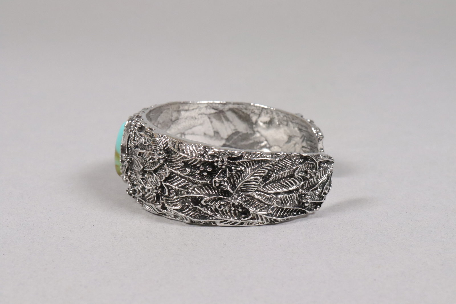 Estate fine carved bangle - 3